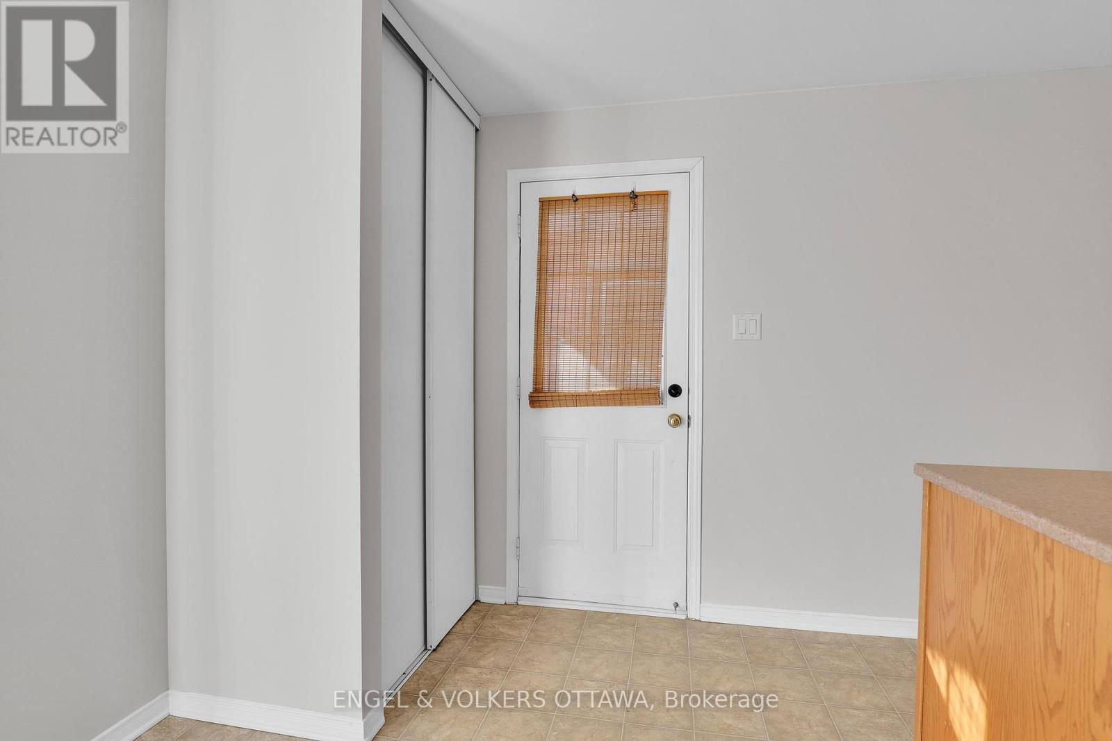 10 - 811 LONGFIELDS DRIVE Image 3