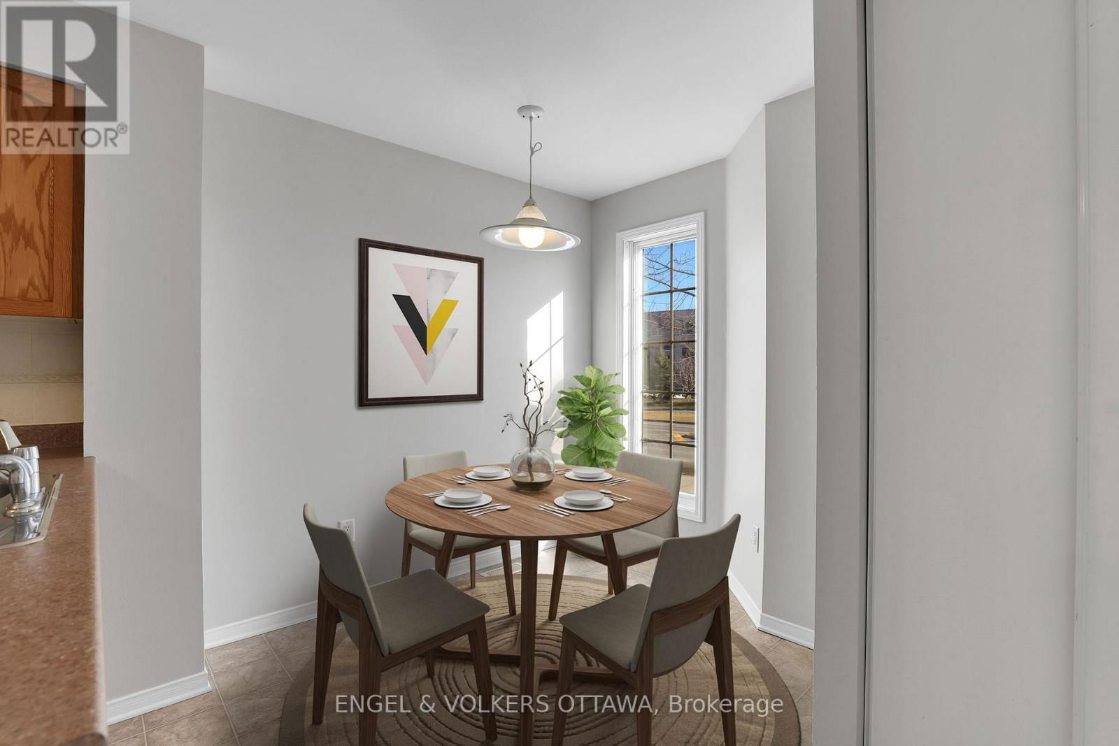 10 - 811 LONGFIELDS DRIVE Image 6