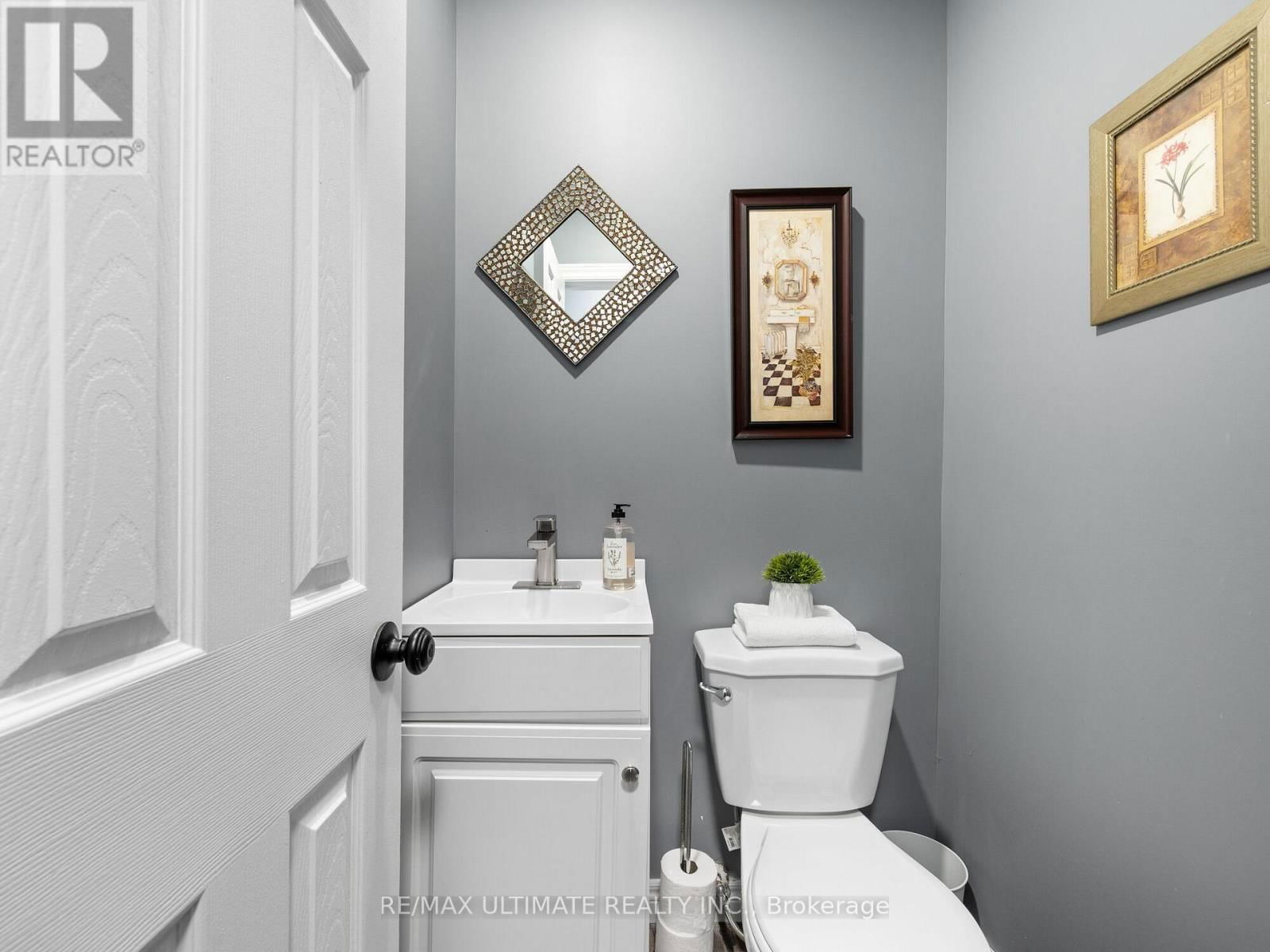 3 - 252 BERTIE STREET Image 15