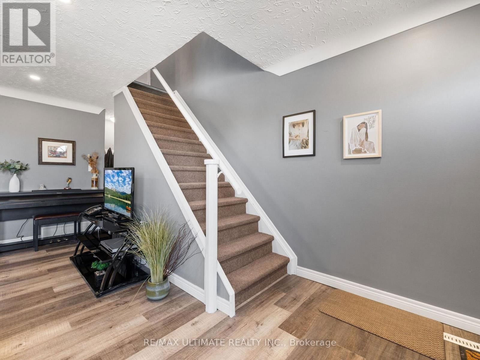 3 - 252 BERTIE STREET Image 16