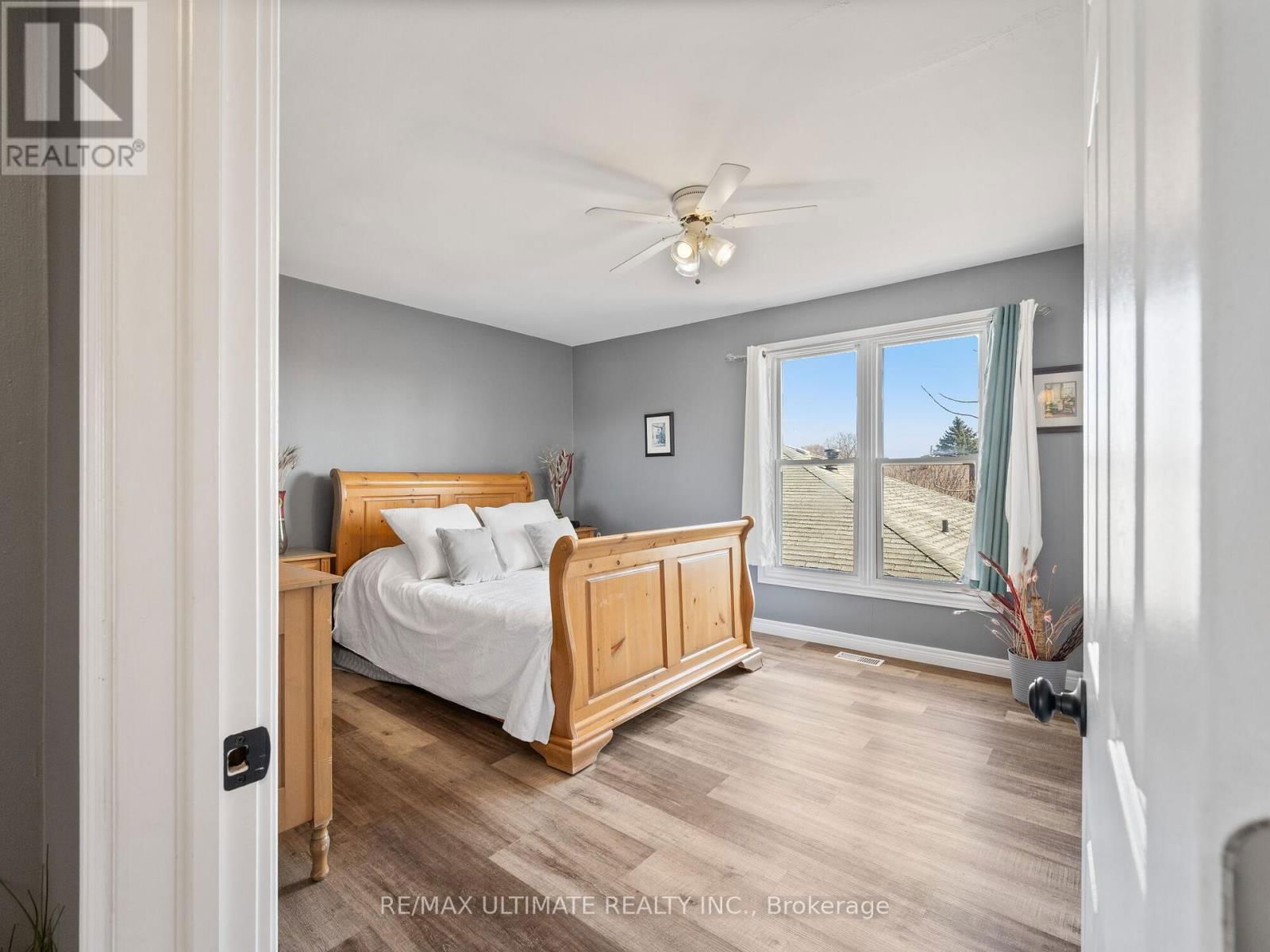 3 - 252 BERTIE STREET Image 17