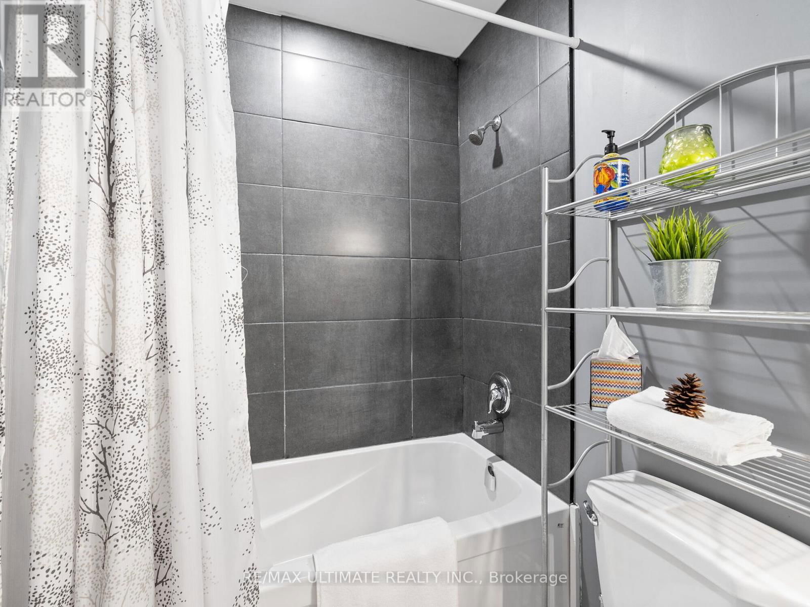 3 - 252 BERTIE STREET Image 26