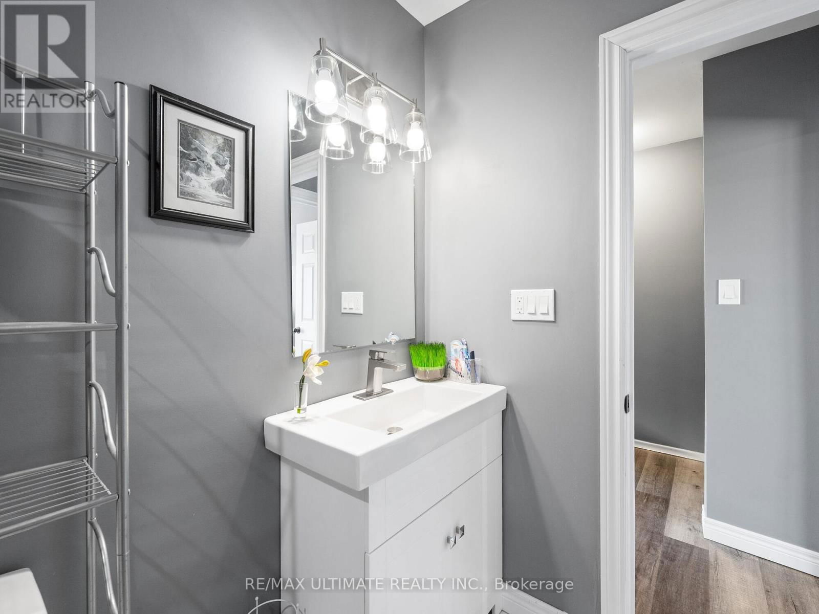 3 - 252 BERTIE STREET Image 27