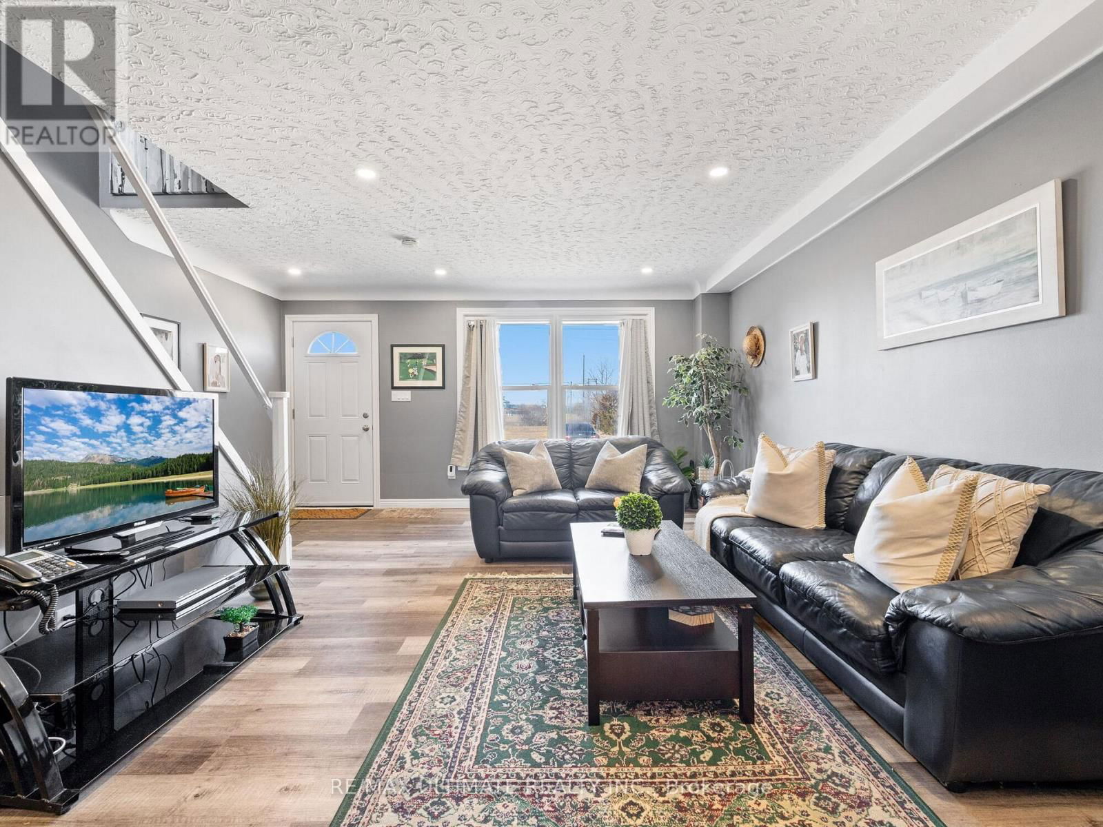 3 - 252 BERTIE STREET Image 6