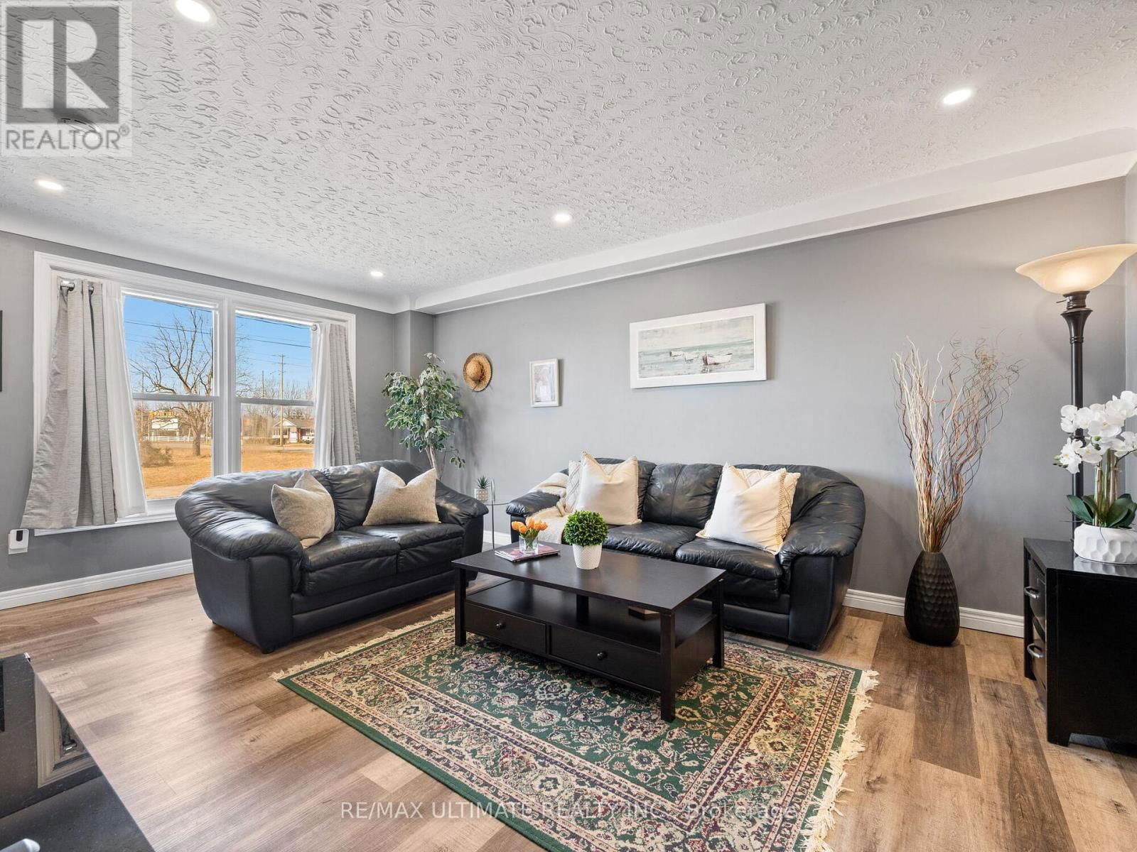 3 - 252 BERTIE STREET Image 7