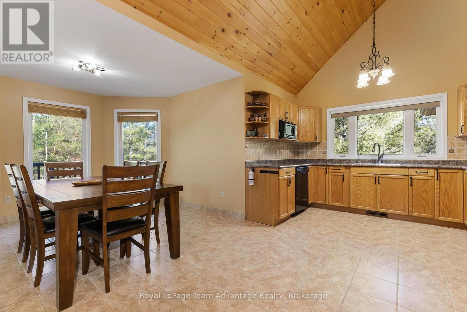72 RICHWOOD DRIVE Image 12