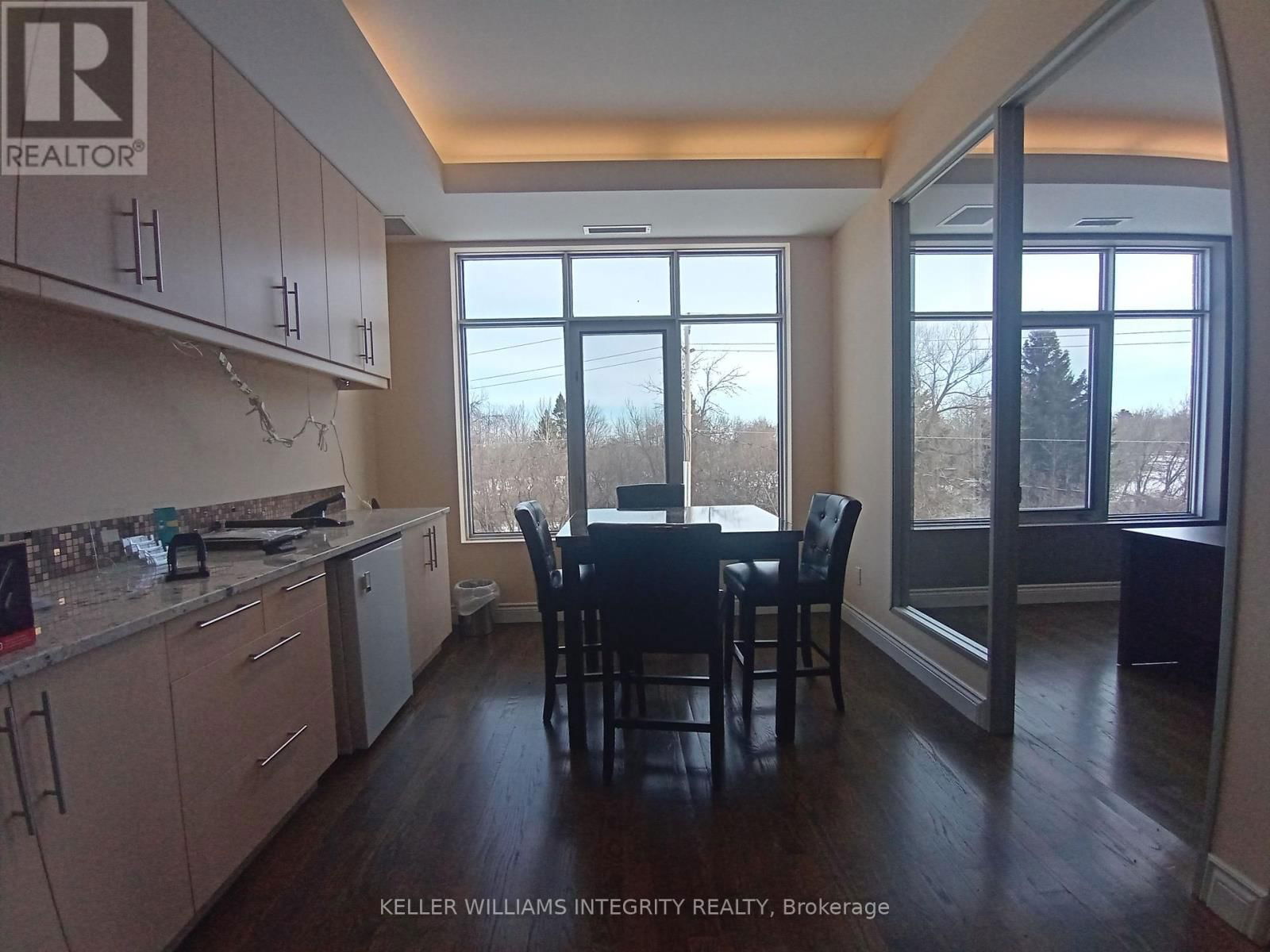 5 - 300 TERRY FOX DRIVE Image 21