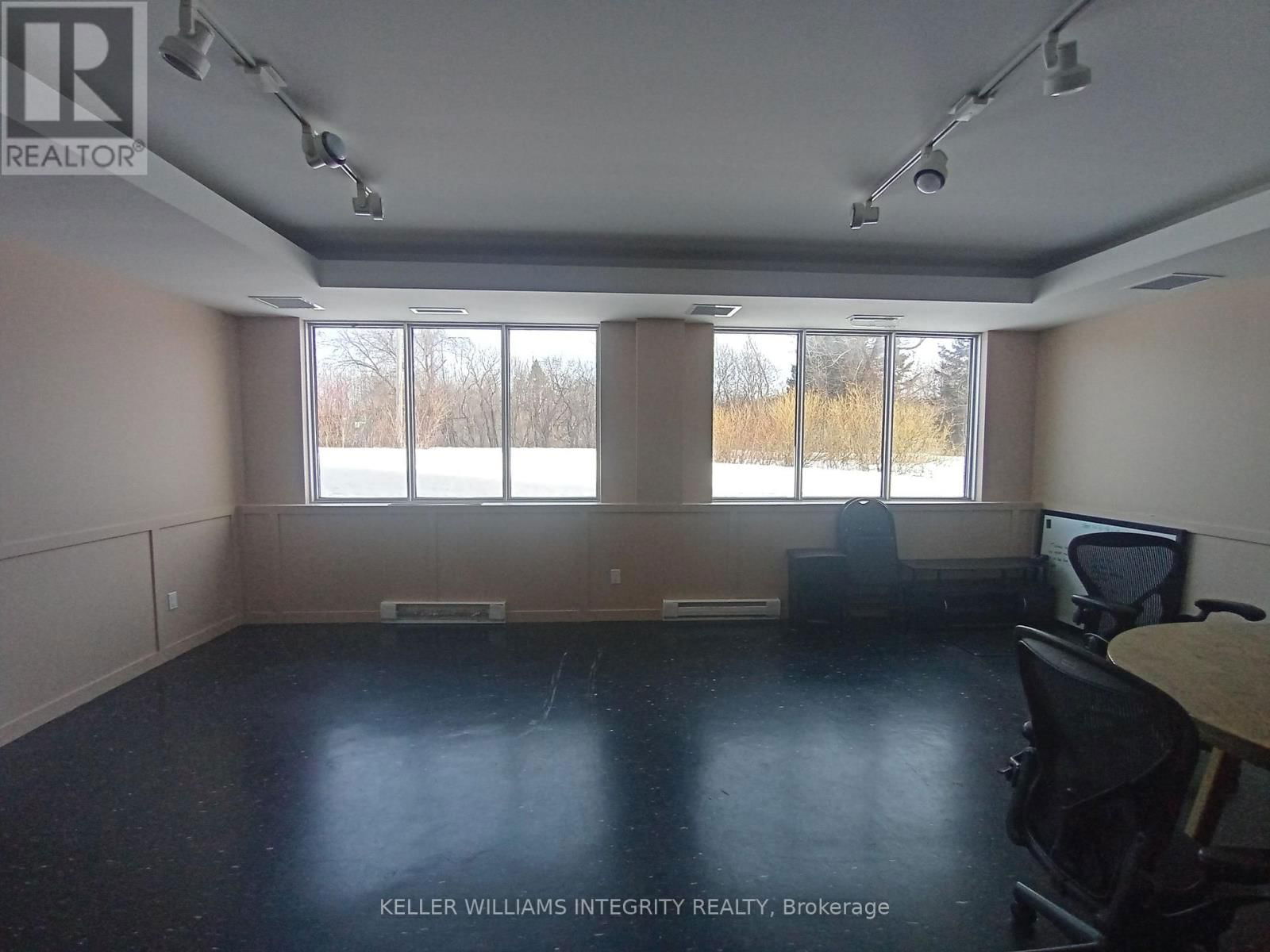 5 - 300 TERRY FOX DRIVE Image 29