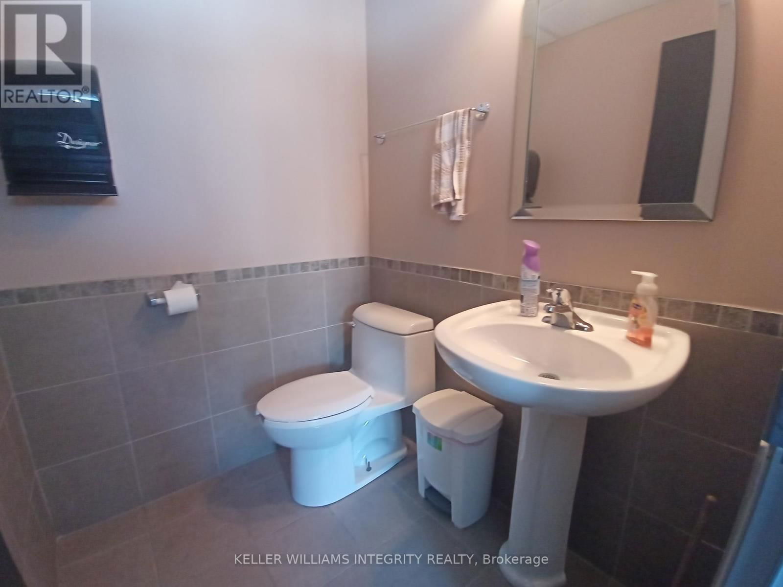 5 - 300 TERRY FOX DRIVE Image 31