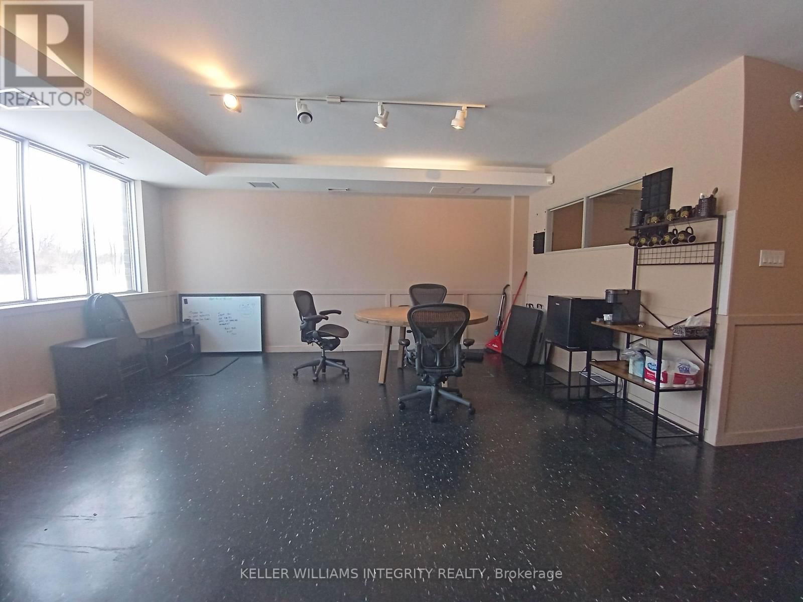 5 - 300 TERRY FOX DRIVE Image 33