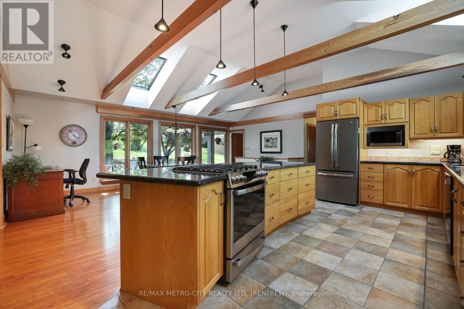 74 ERINDALE AVENUE Image 13