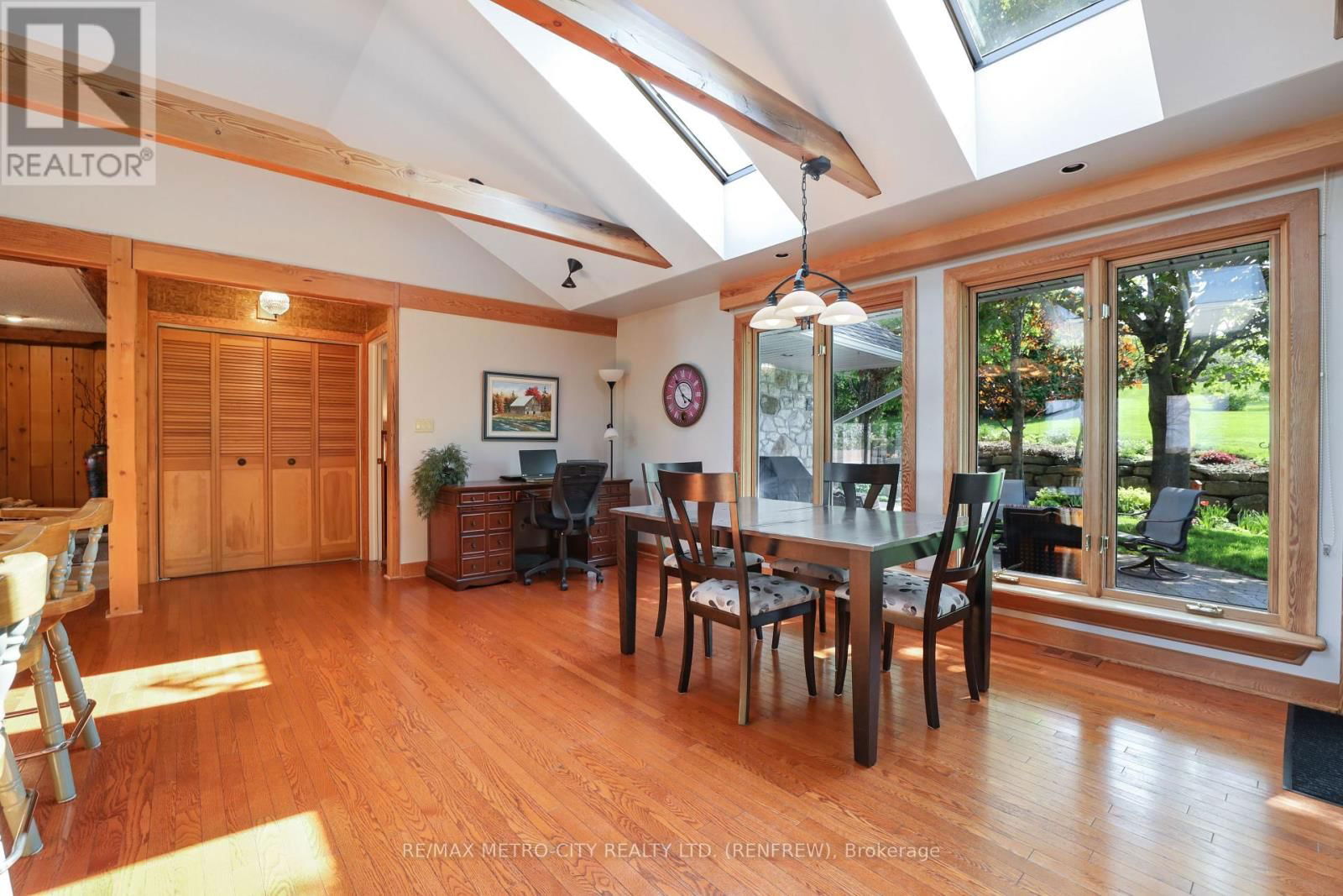 74 ERINDALE AVENUE Image 17