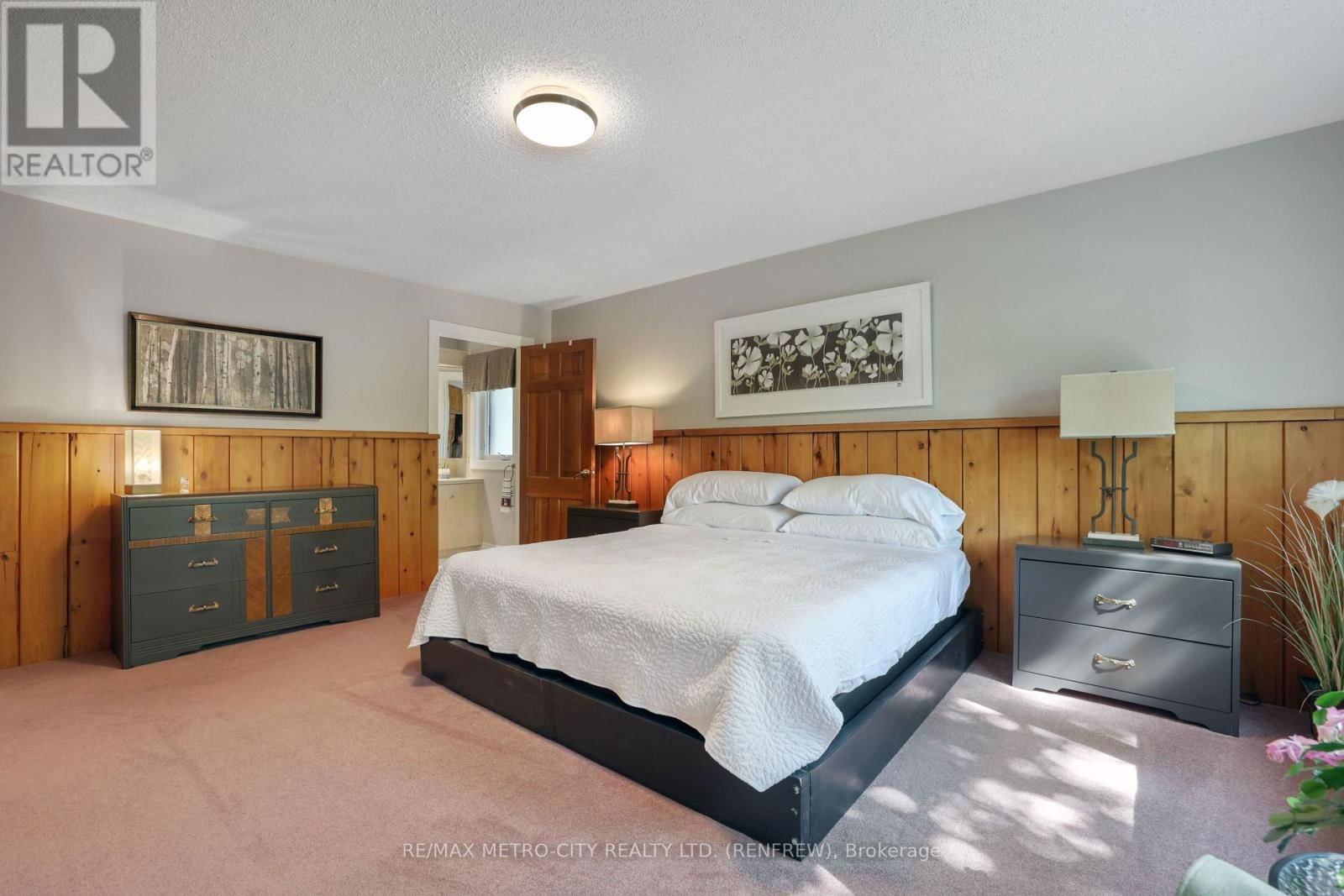 74 ERINDALE AVENUE Image 22