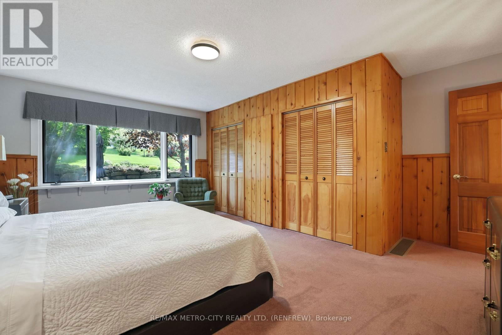 74 ERINDALE AVENUE Image 23