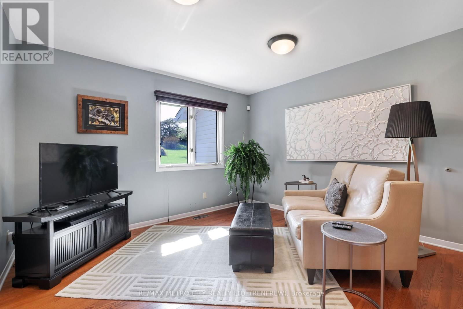 74 ERINDALE AVENUE Image 29