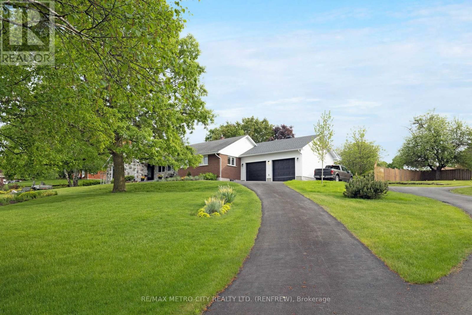 74 ERINDALE AVENUE Image 3