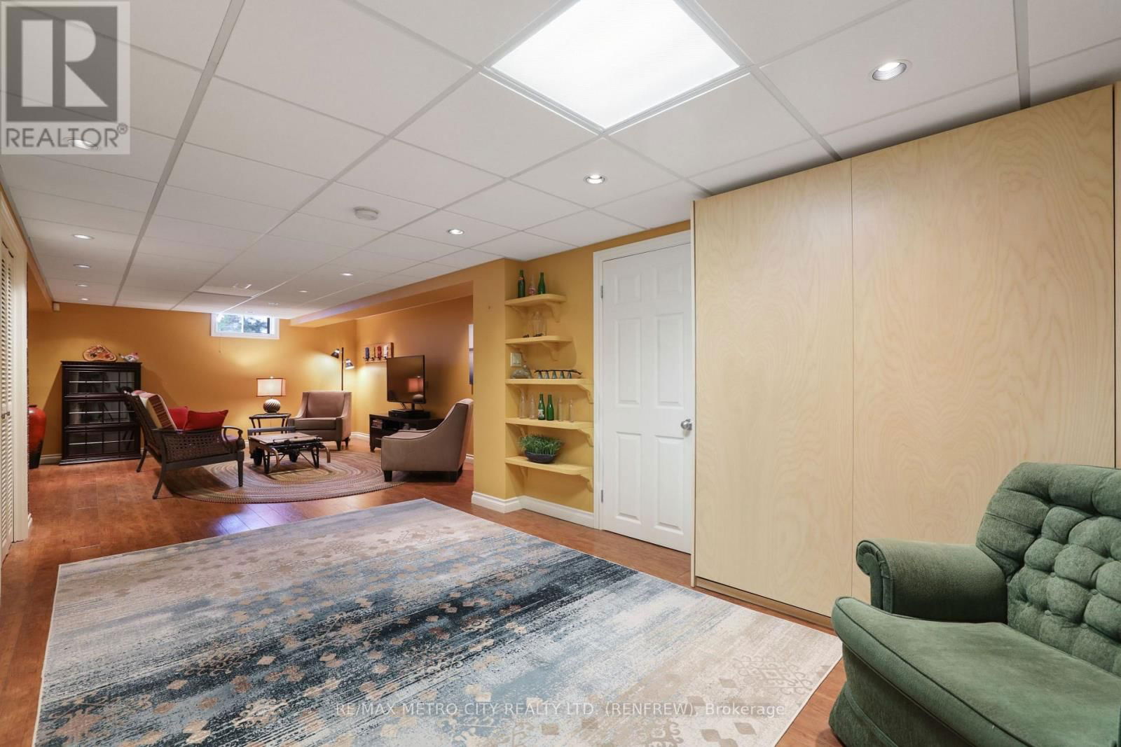 74 ERINDALE AVENUE Image 34