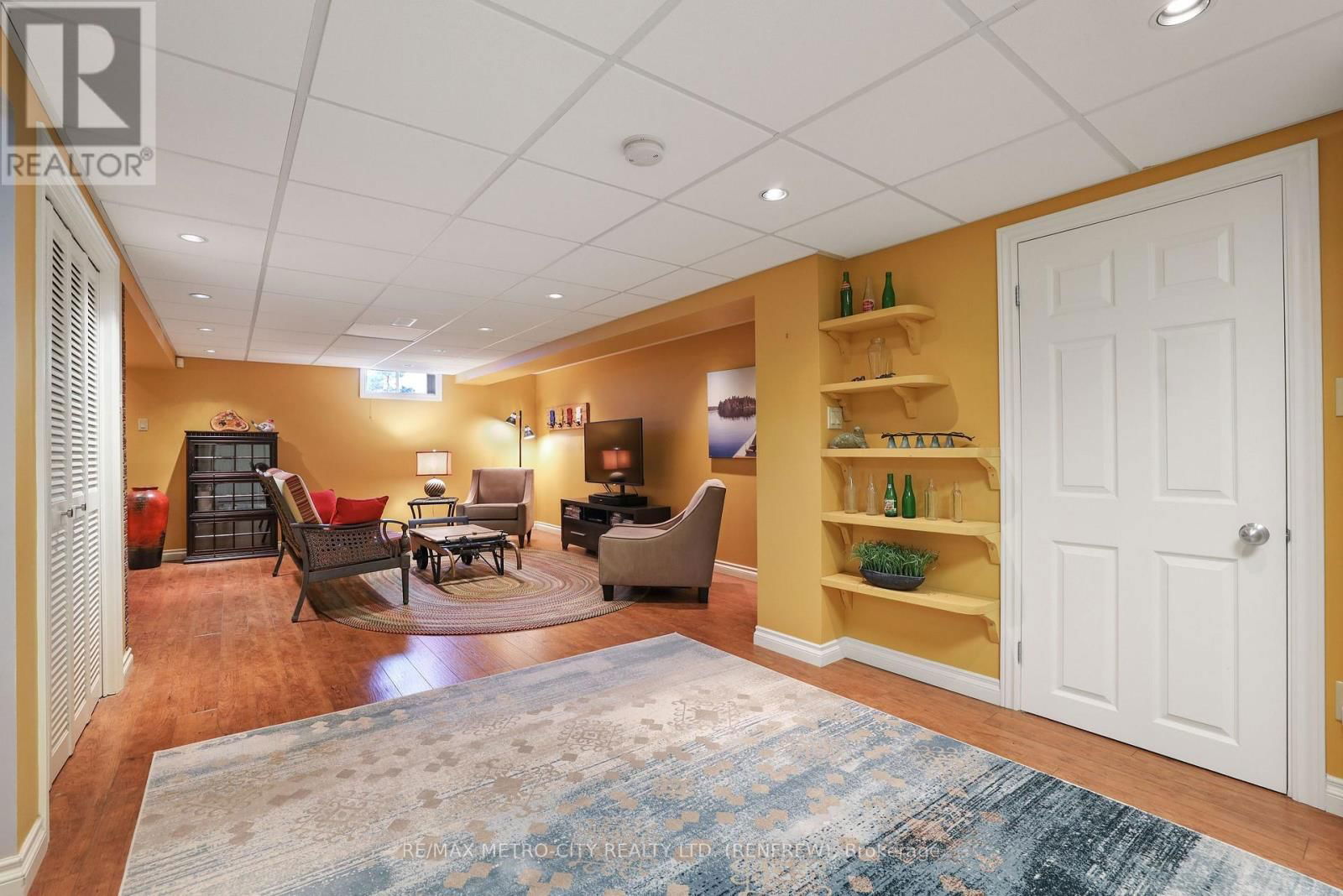 74 ERINDALE AVENUE Image 35