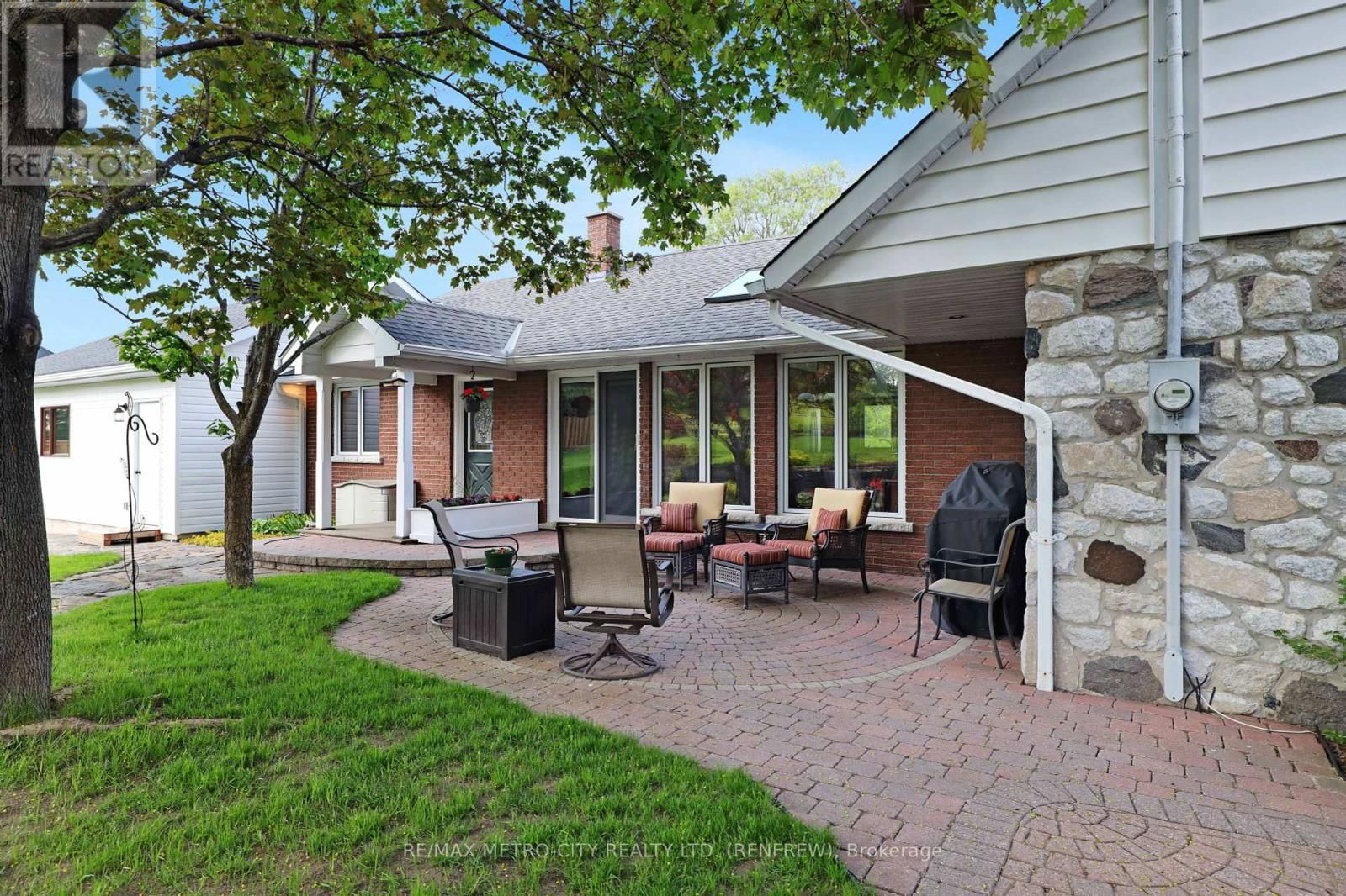 74 ERINDALE AVENUE Image 38