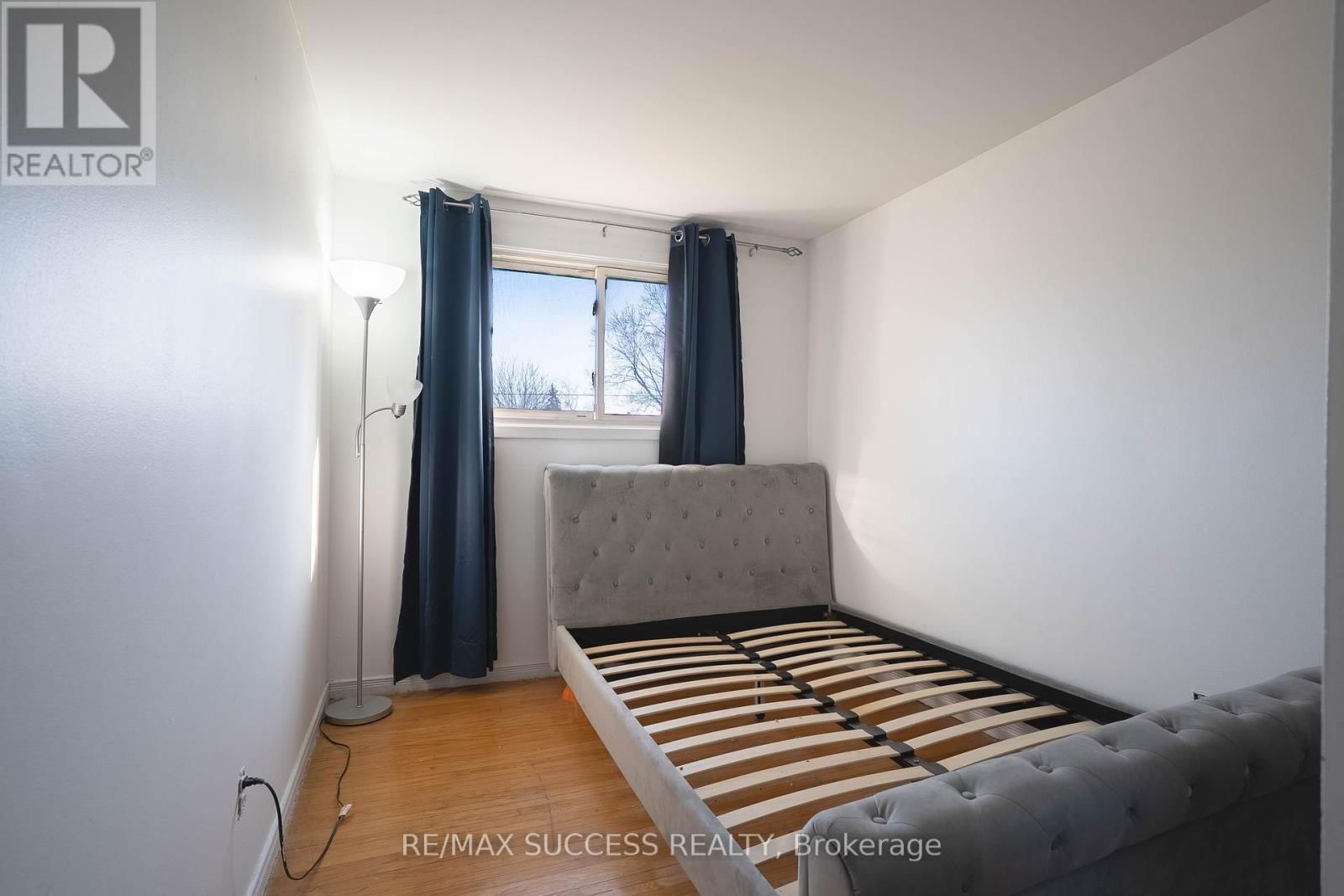 4 - 4230 MEADOWVALE DRIVE Image 17