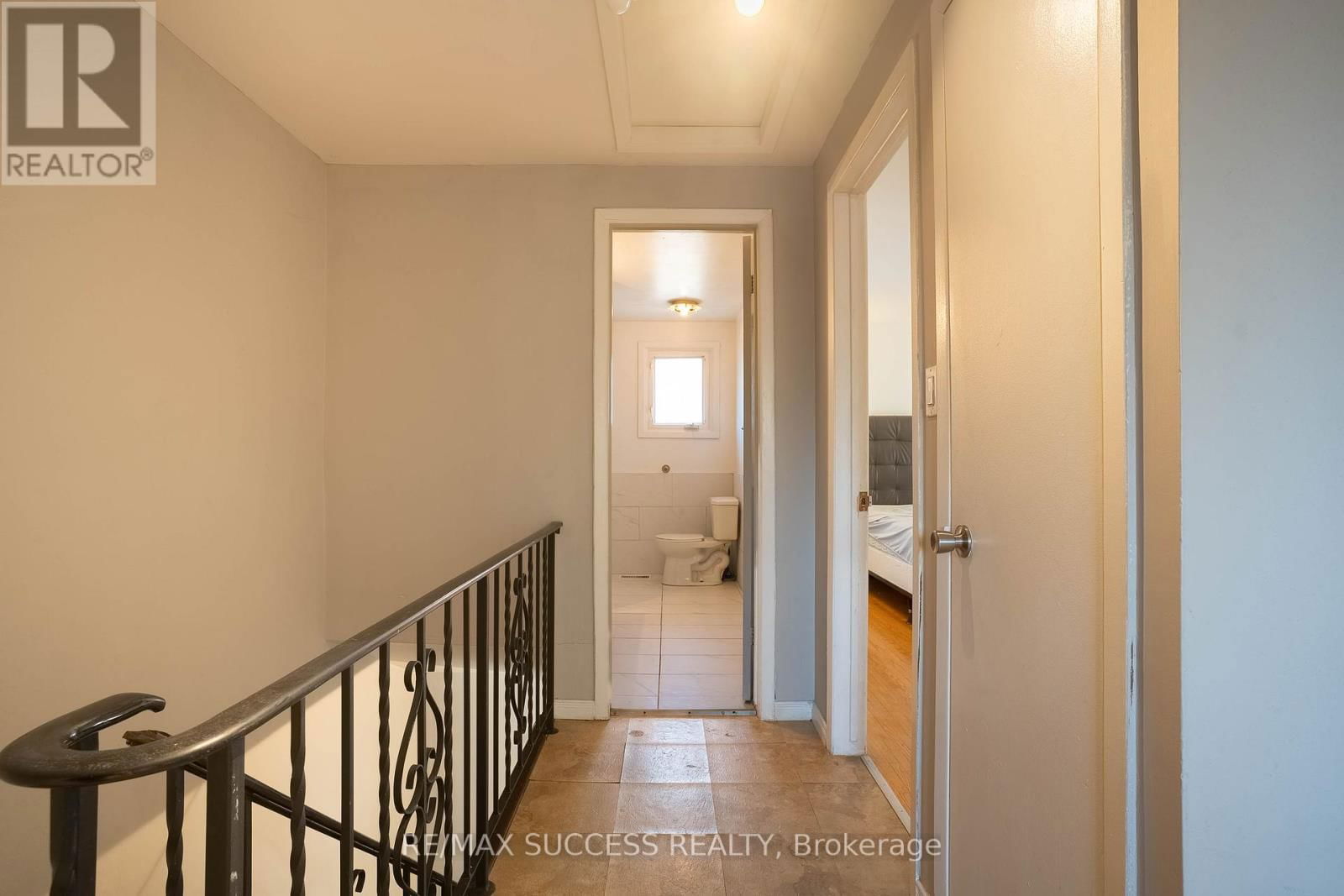 4 - 4230 MEADOWVALE DRIVE Image 18