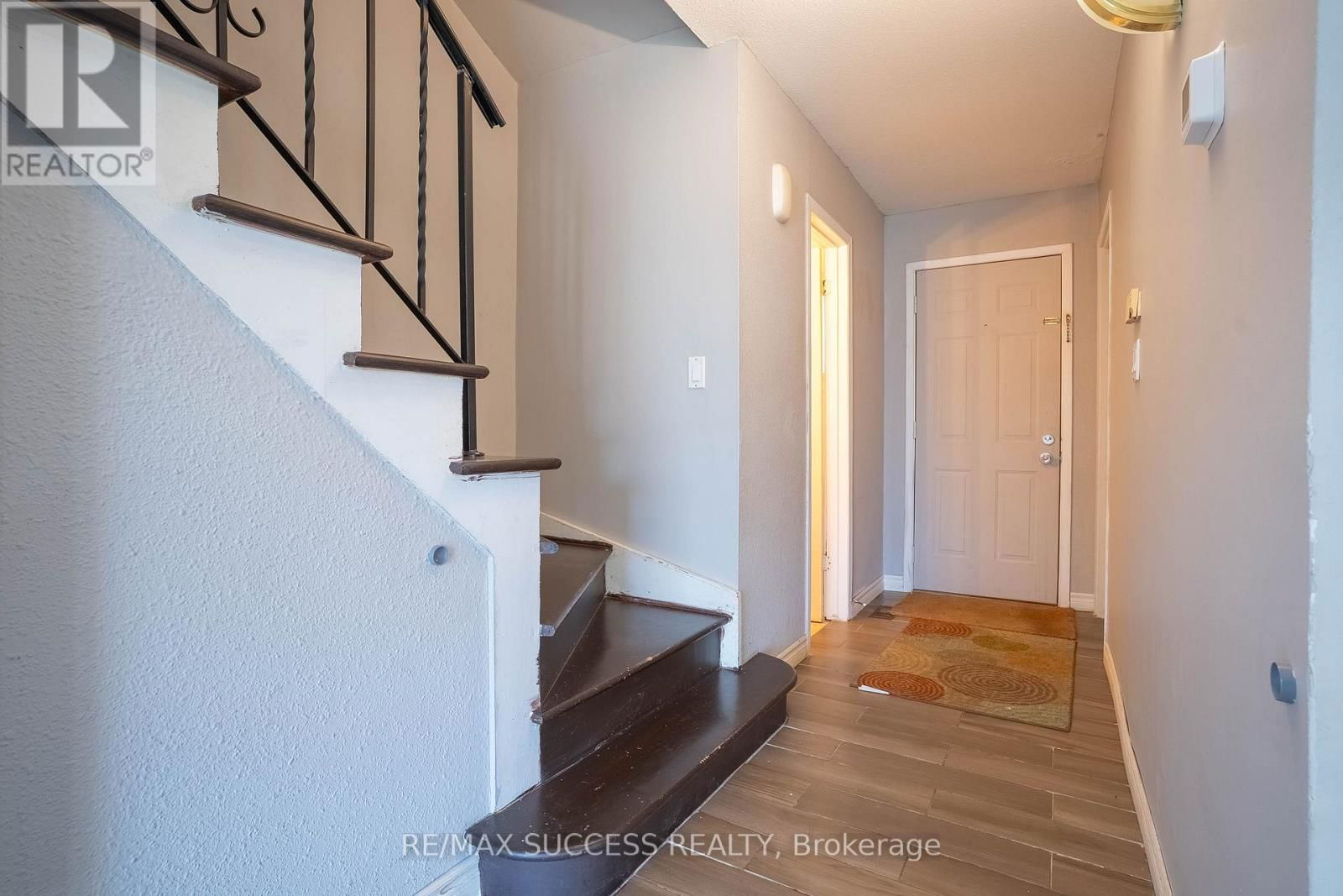 4 - 4230 MEADOWVALE DRIVE Image 5