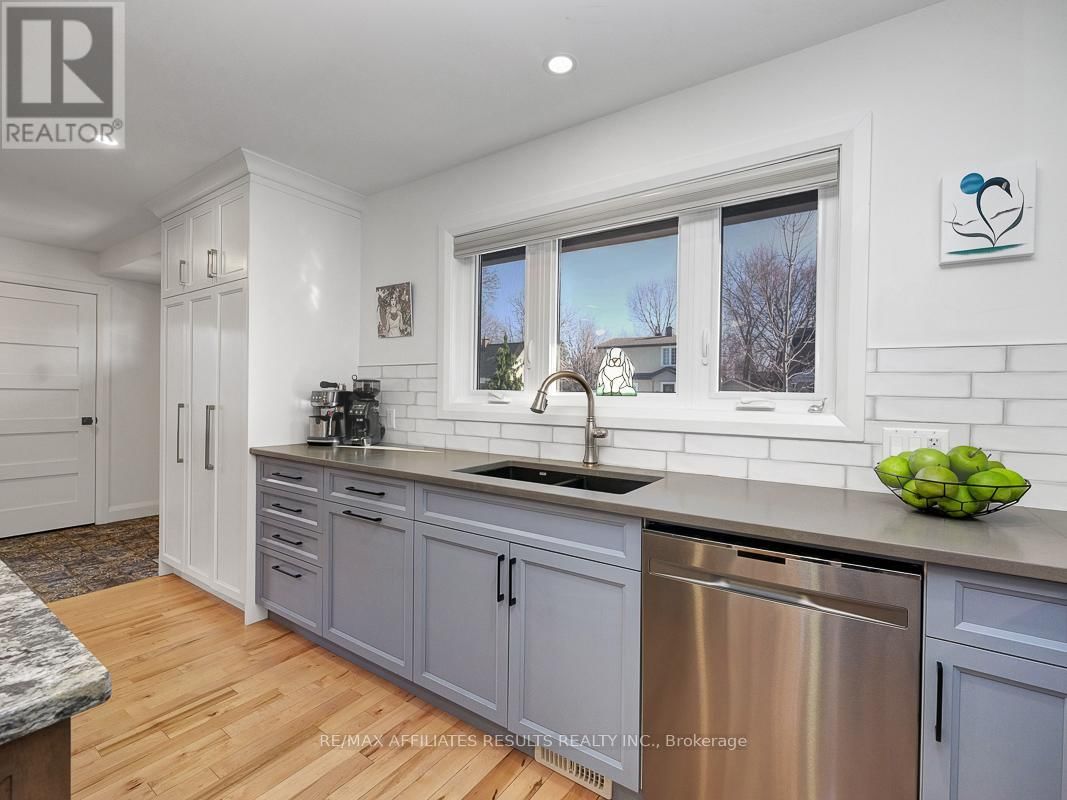 23 TUNIS AVENUE Image 12
