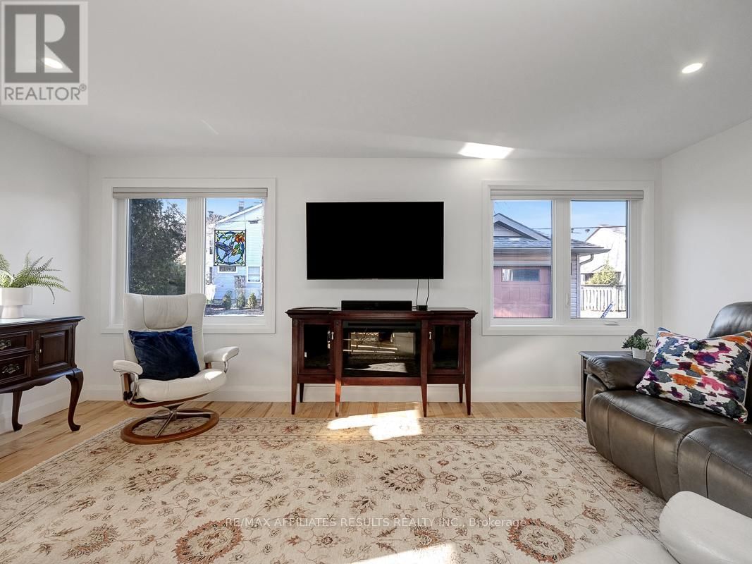 23 TUNIS AVENUE Image 21