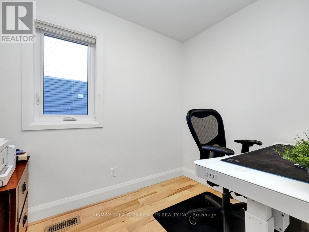 23 TUNIS AVENUE Image 23
