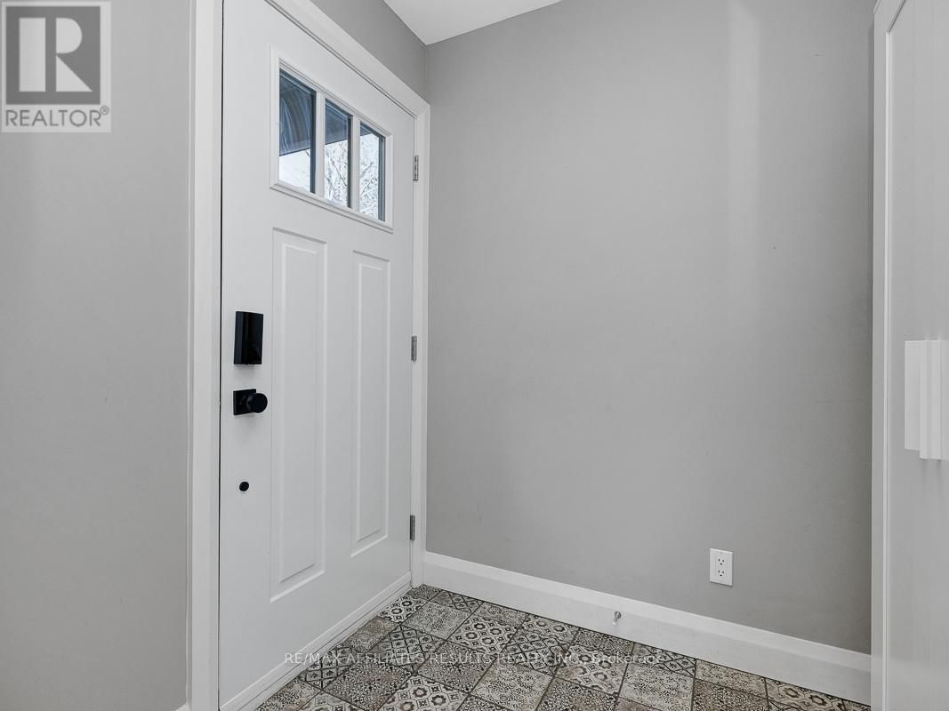 23 TUNIS AVENUE Image 25