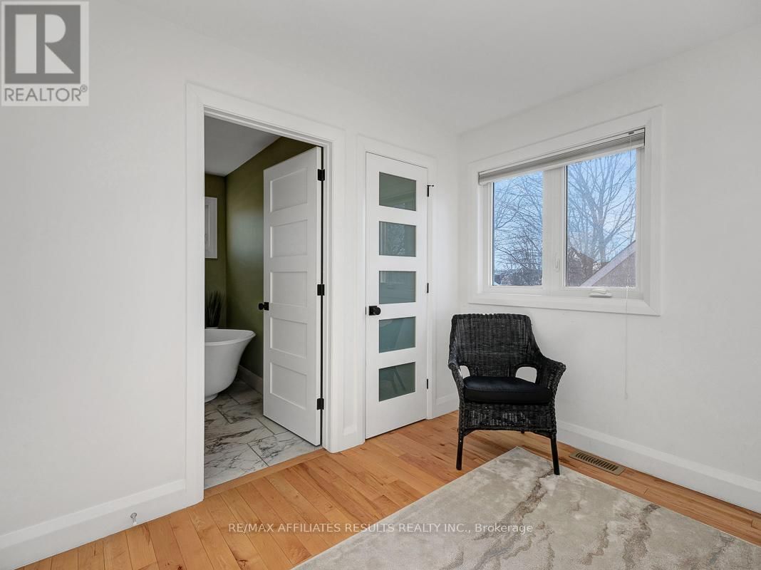 23 TUNIS AVENUE Image 28