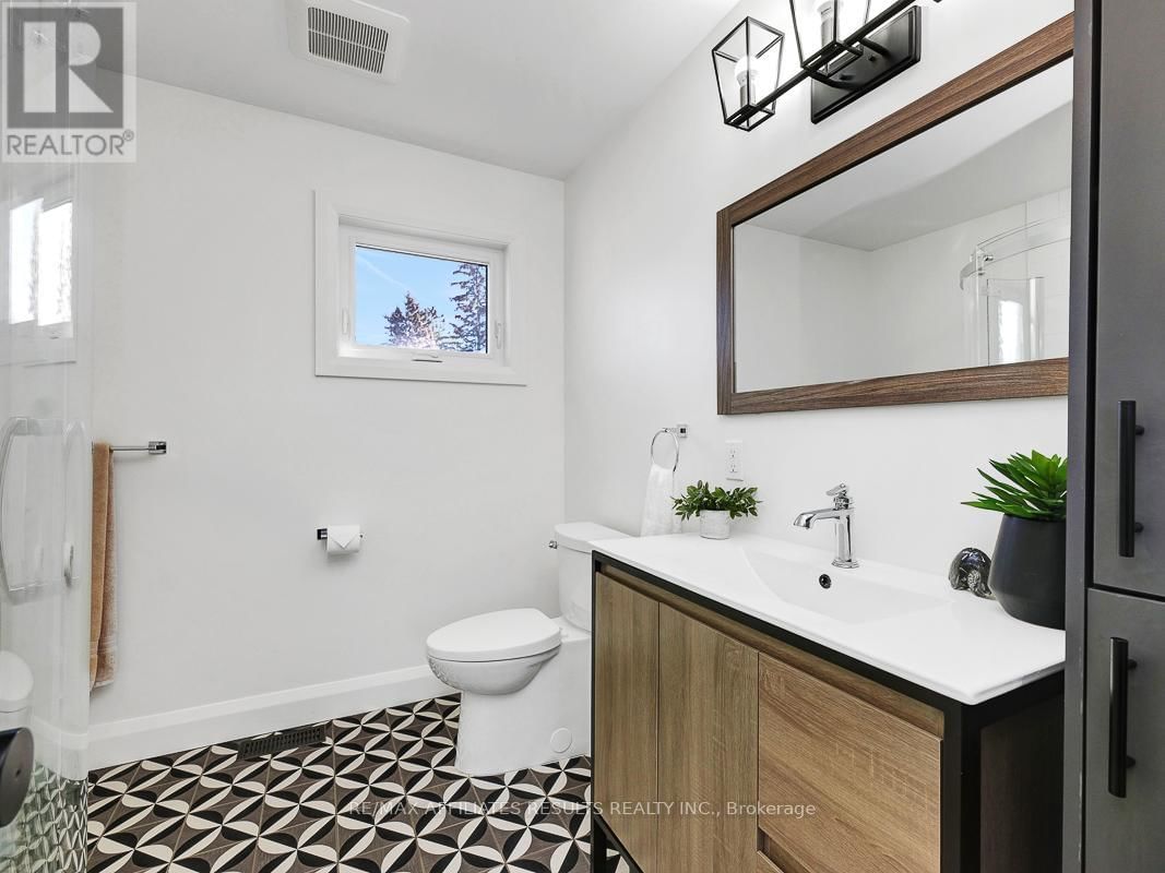 23 TUNIS AVENUE Image 36