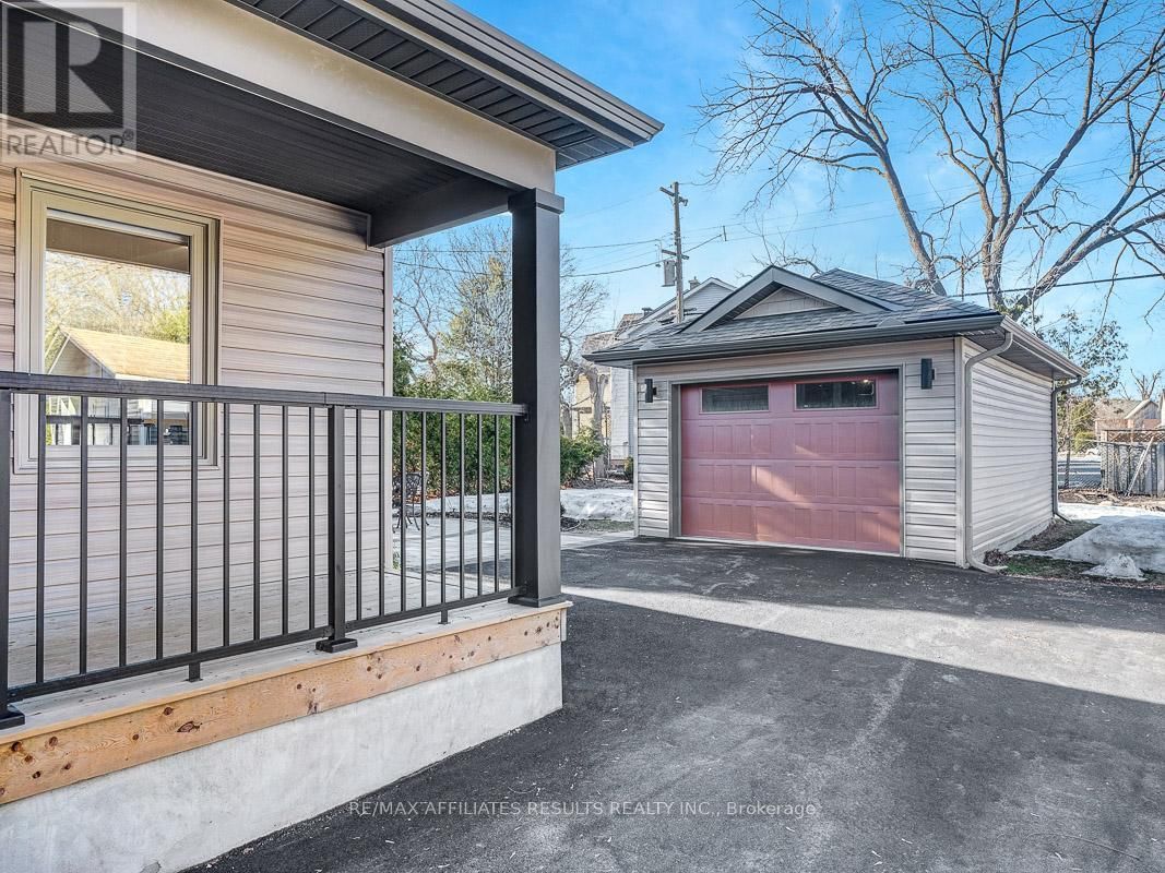 23 TUNIS AVENUE Image 38