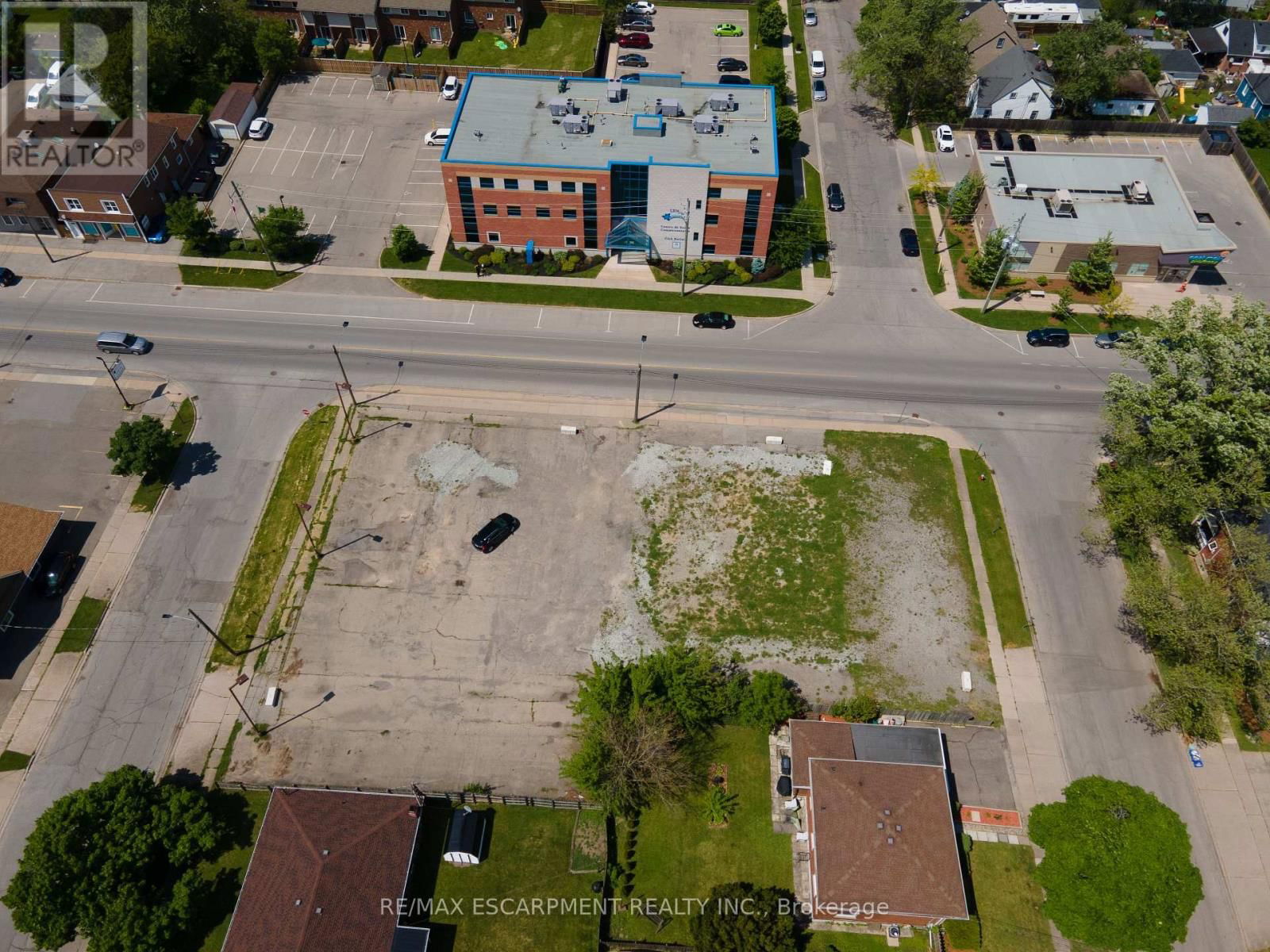 811 EAST MAIN STREET Image 3