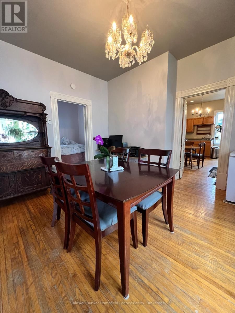 230 QUEEN STREET EAST Image 14