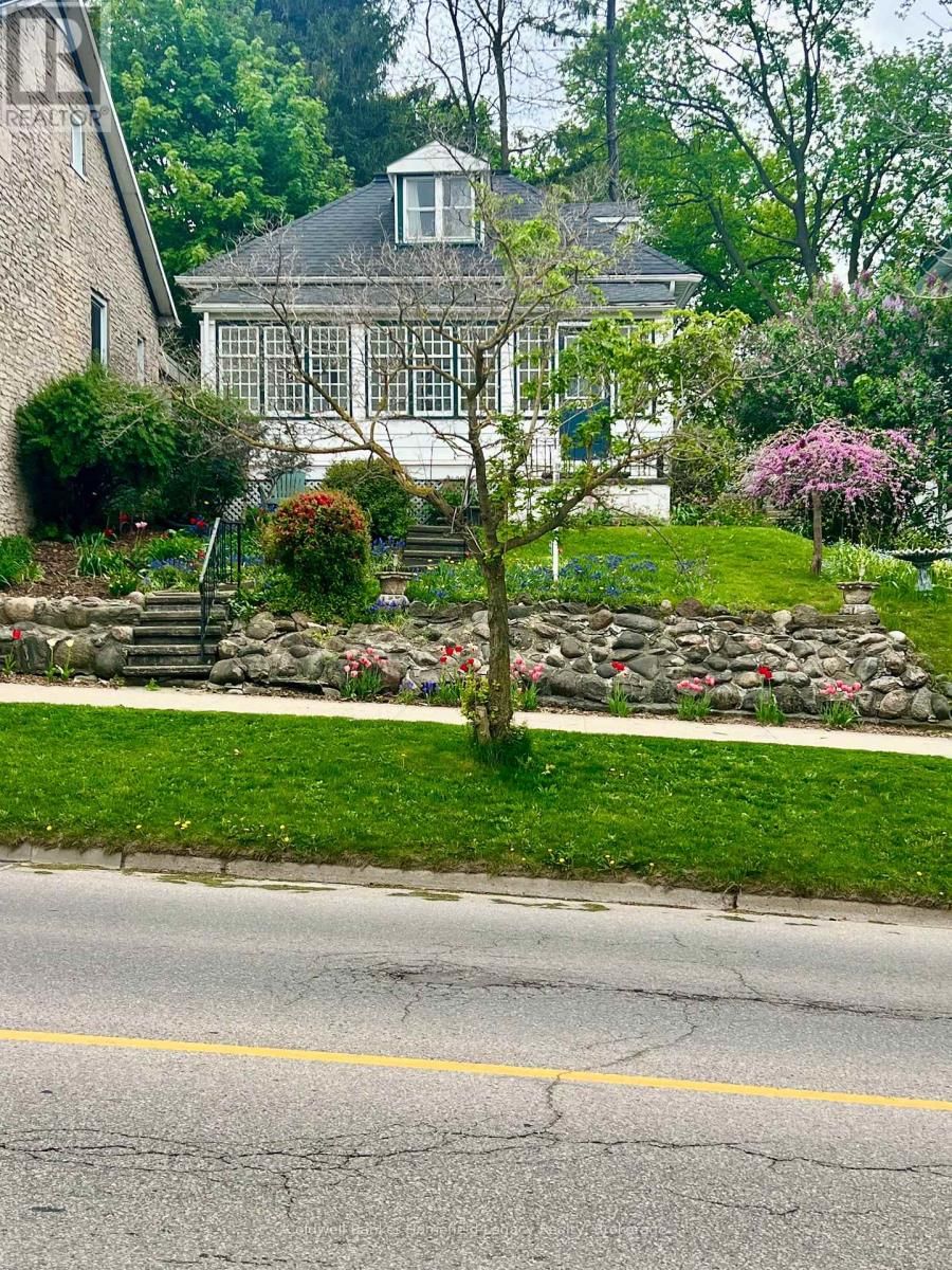 230 QUEEN STREET EAST Image 2