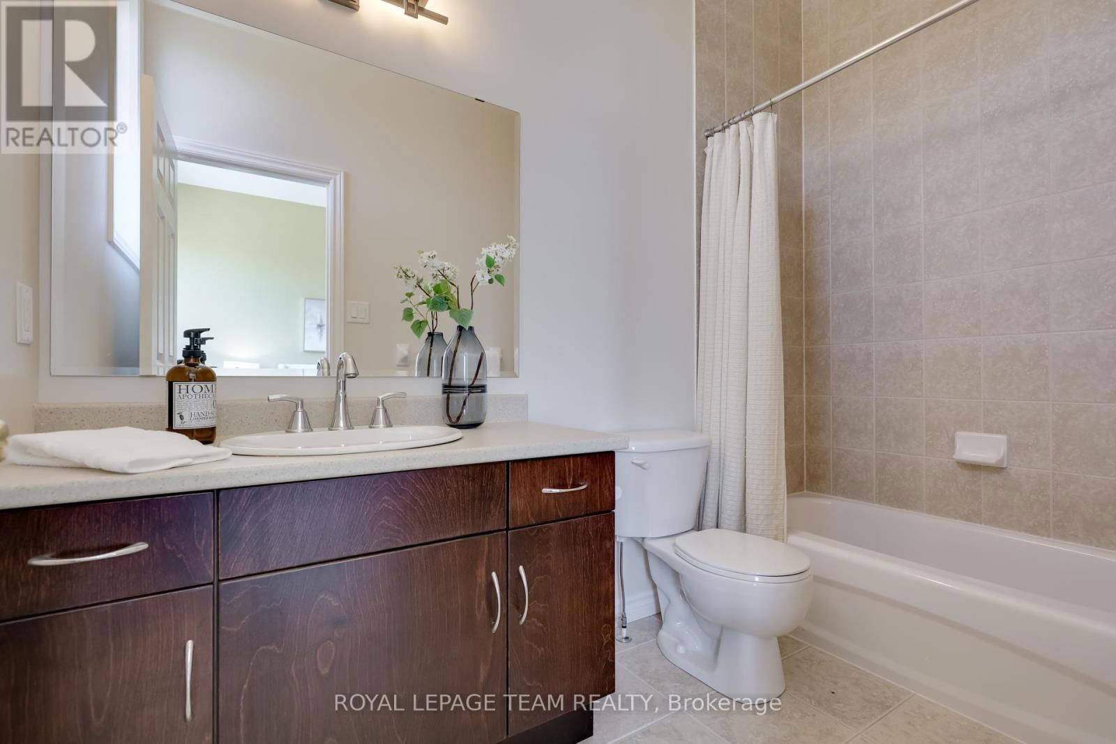 665 KOCHAR DRIVE Image 32