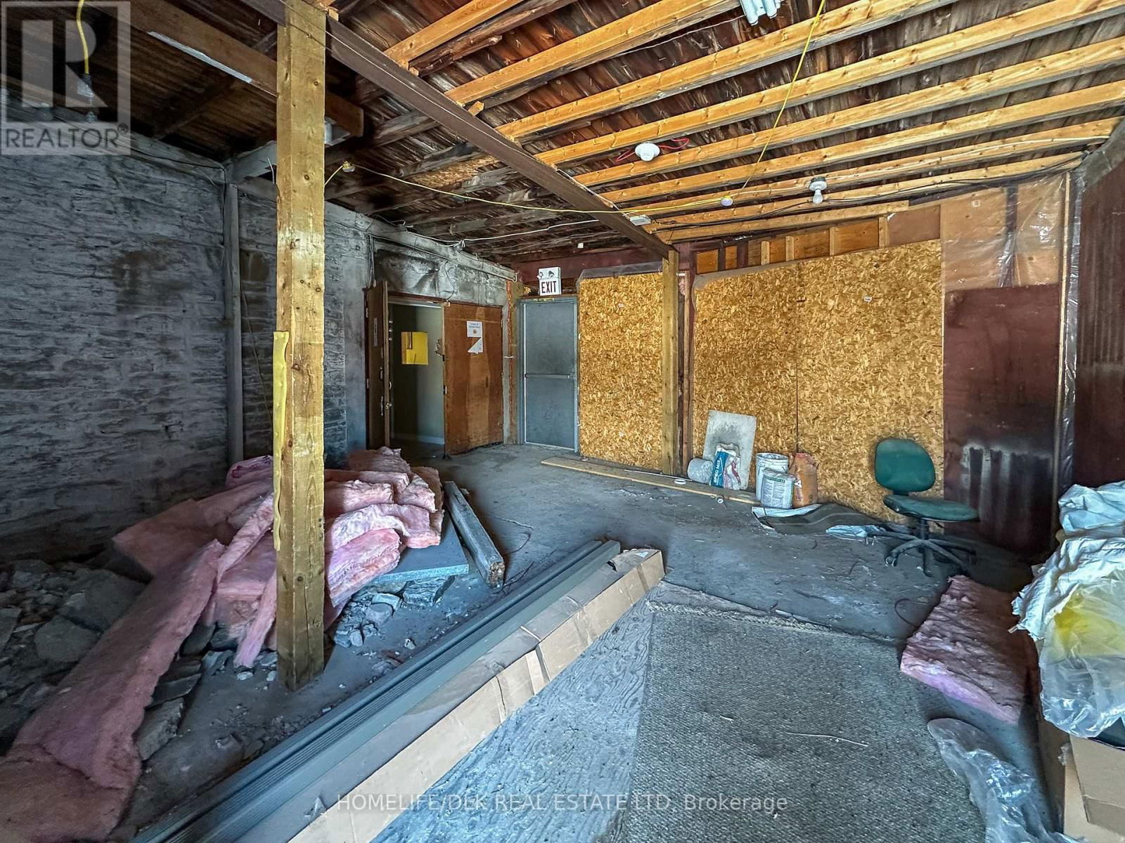 224 KING STREET WEST Image 35