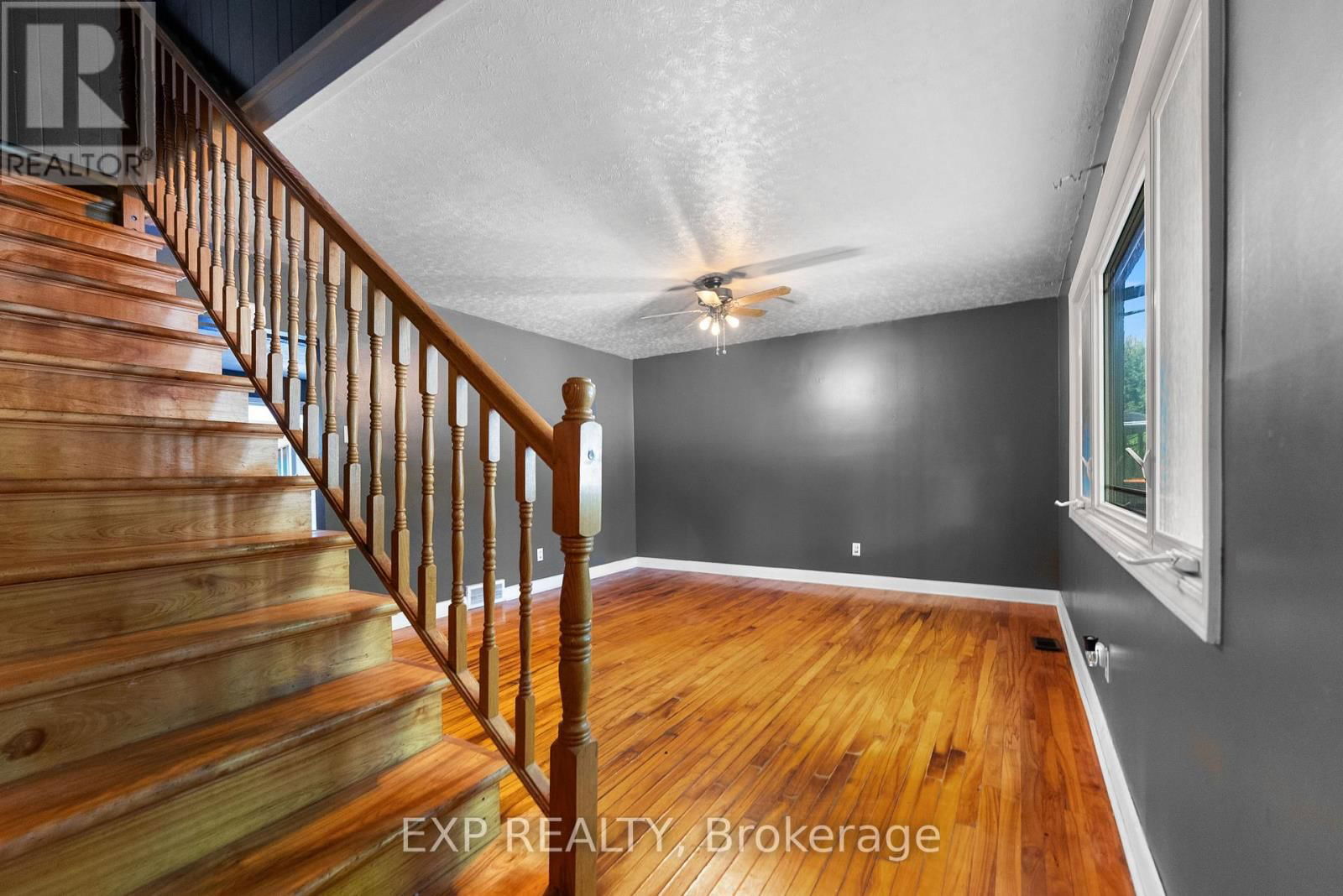 397 CHARLES AVENUE Image 10