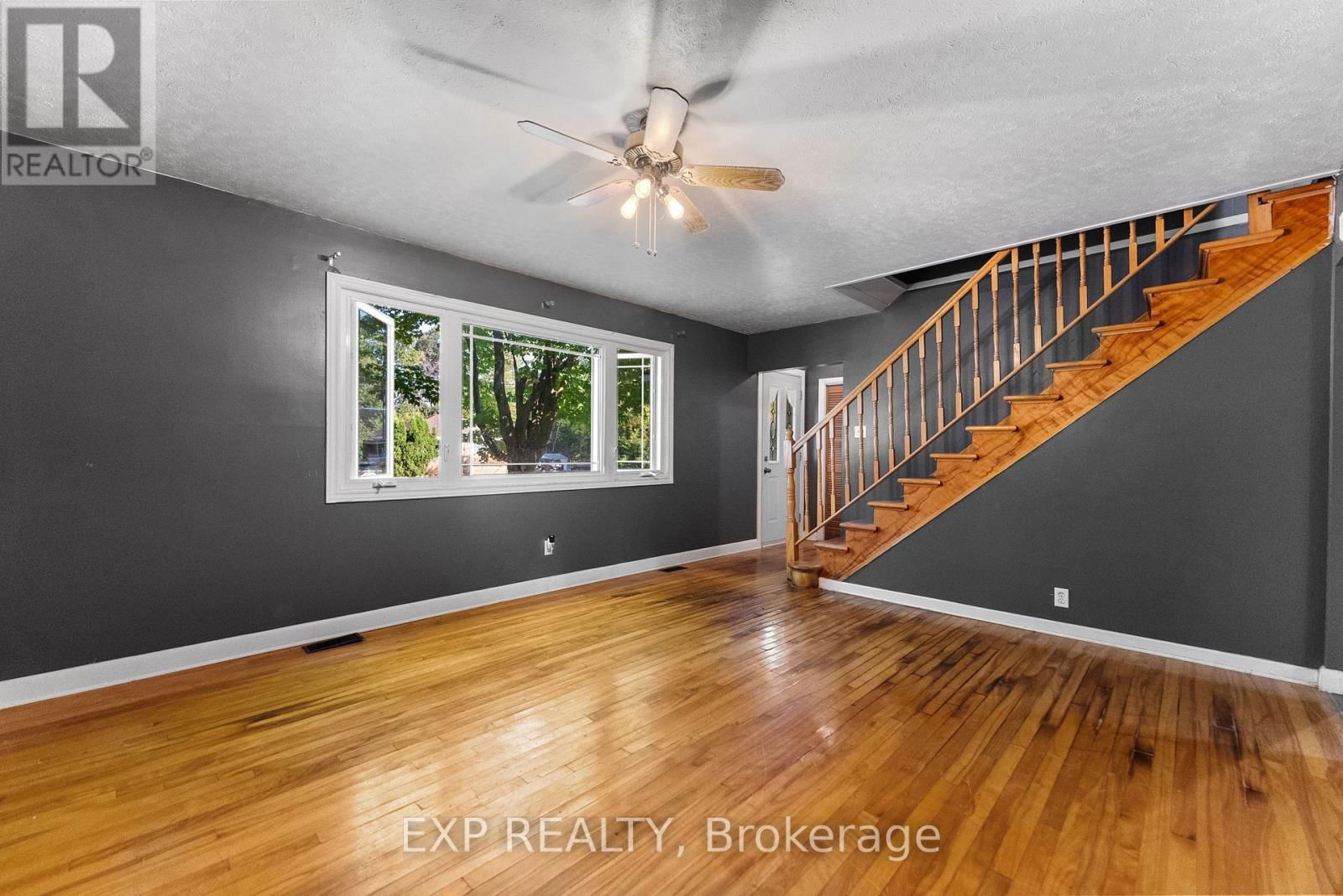 397 CHARLES AVENUE Image 11
