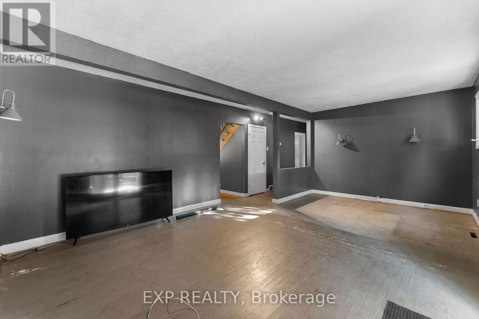397 CHARLES AVENUE Image 14
