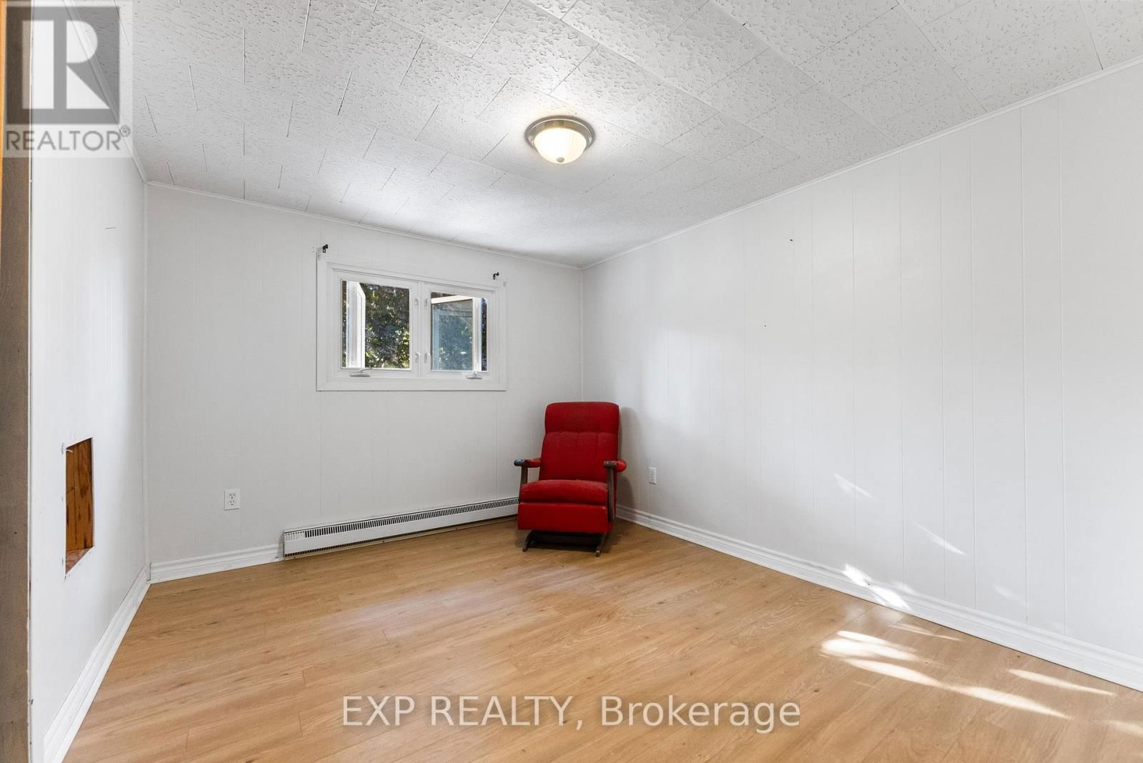 397 CHARLES AVENUE Image 19
