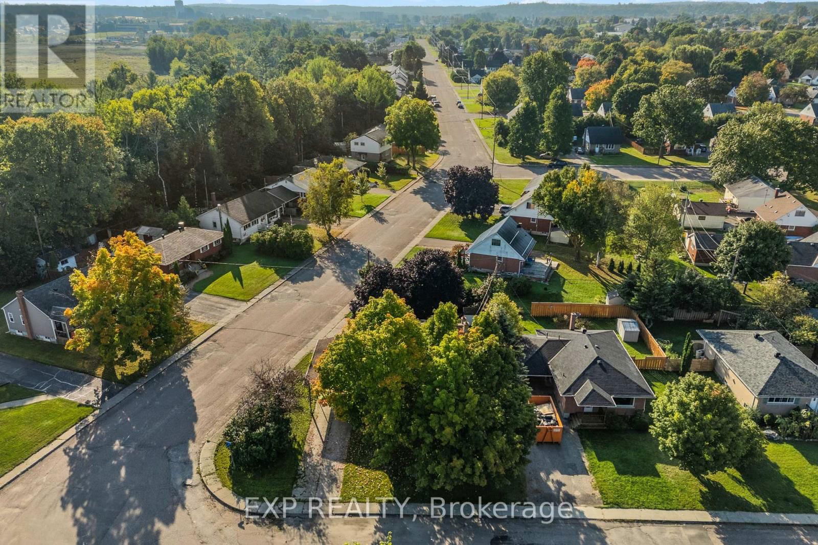 397 CHARLES AVENUE Image 27