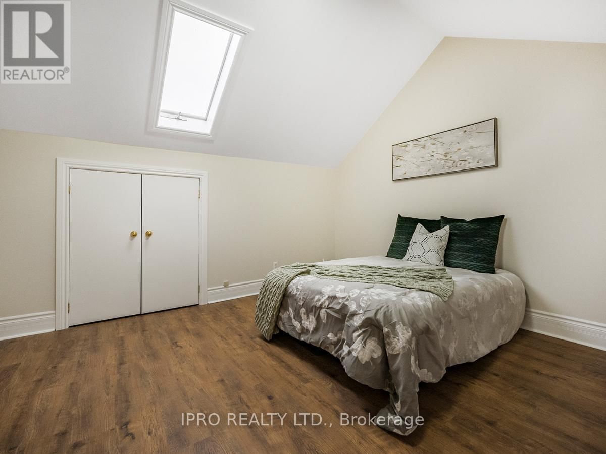 1308 KING STREET EAST Image 15