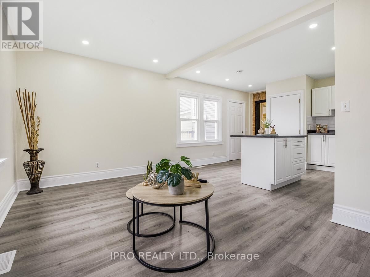 1308 KING STREET EAST Image 30