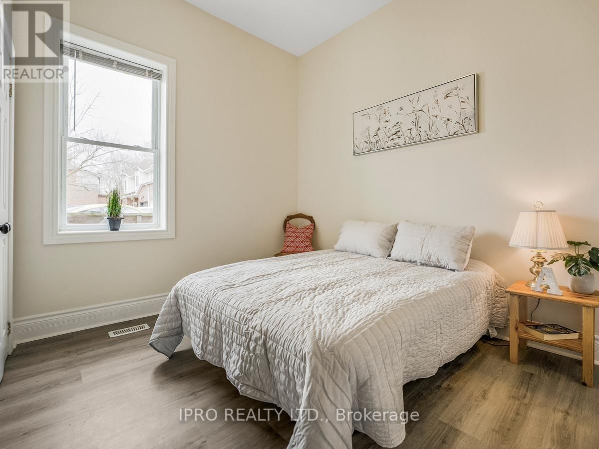 1308 KING STREET EAST Image 32