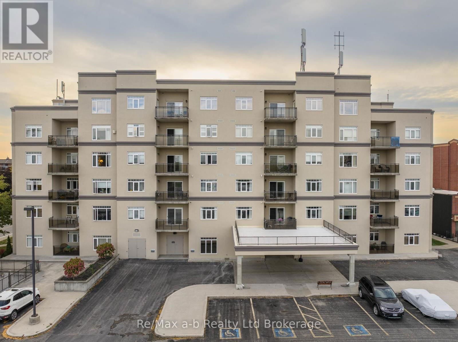 604 - 80 BRIDGE STREET EAST Image 1