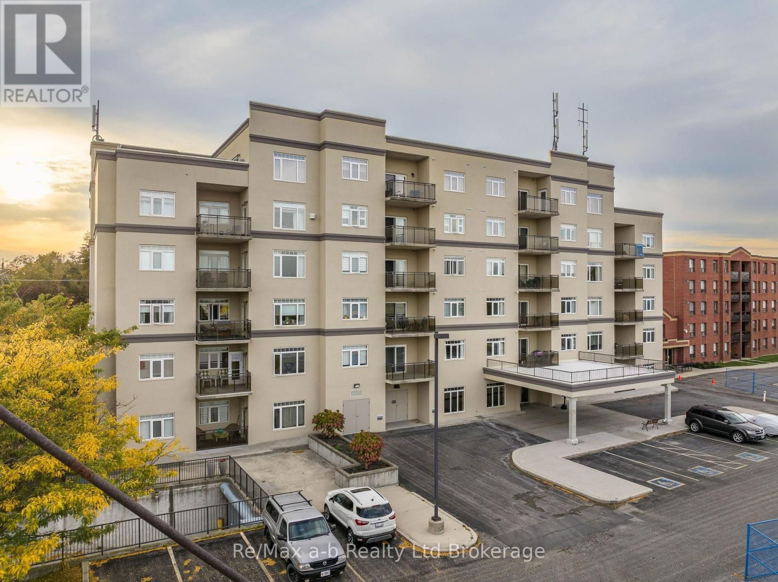 604 - 80 BRIDGE STREET EAST Image 2