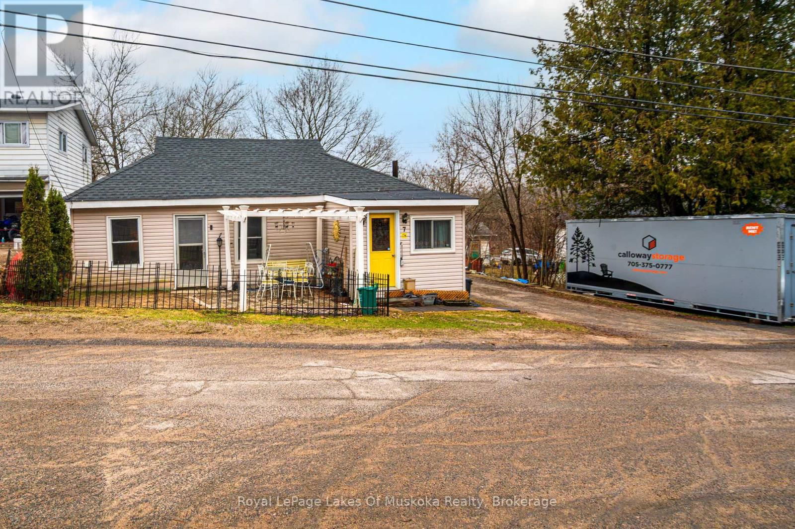 7 DUFFERIN STREET NORTH Image 1