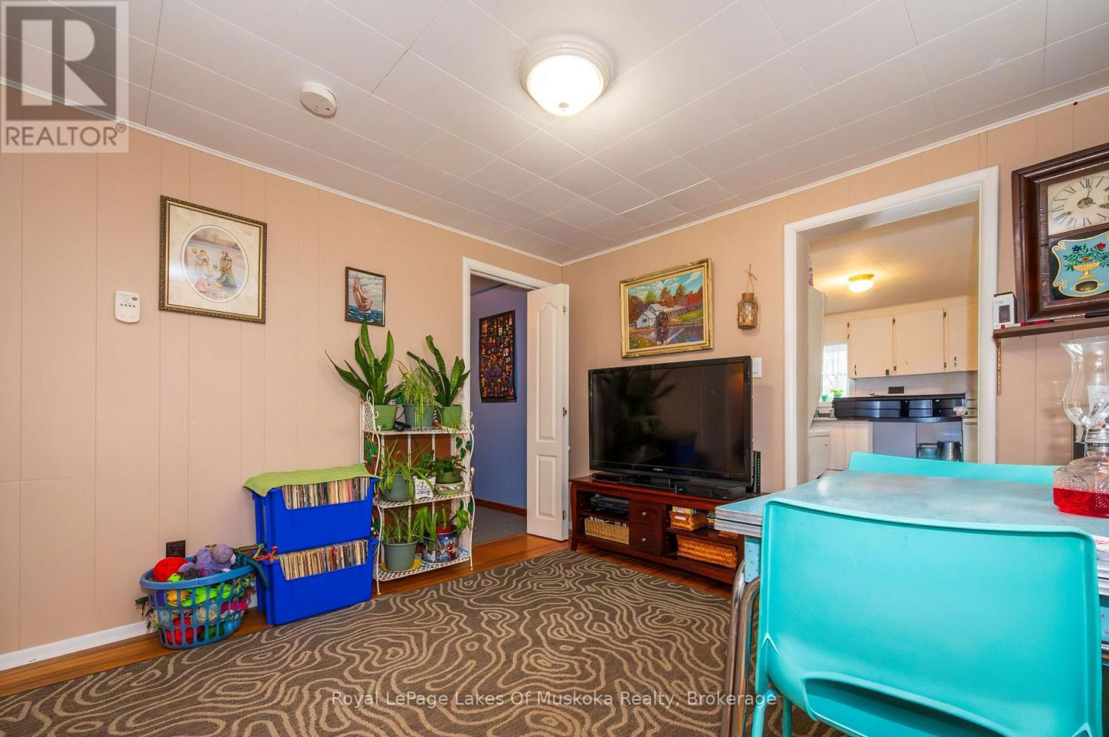 7 DUFFERIN STREET NORTH Image 12